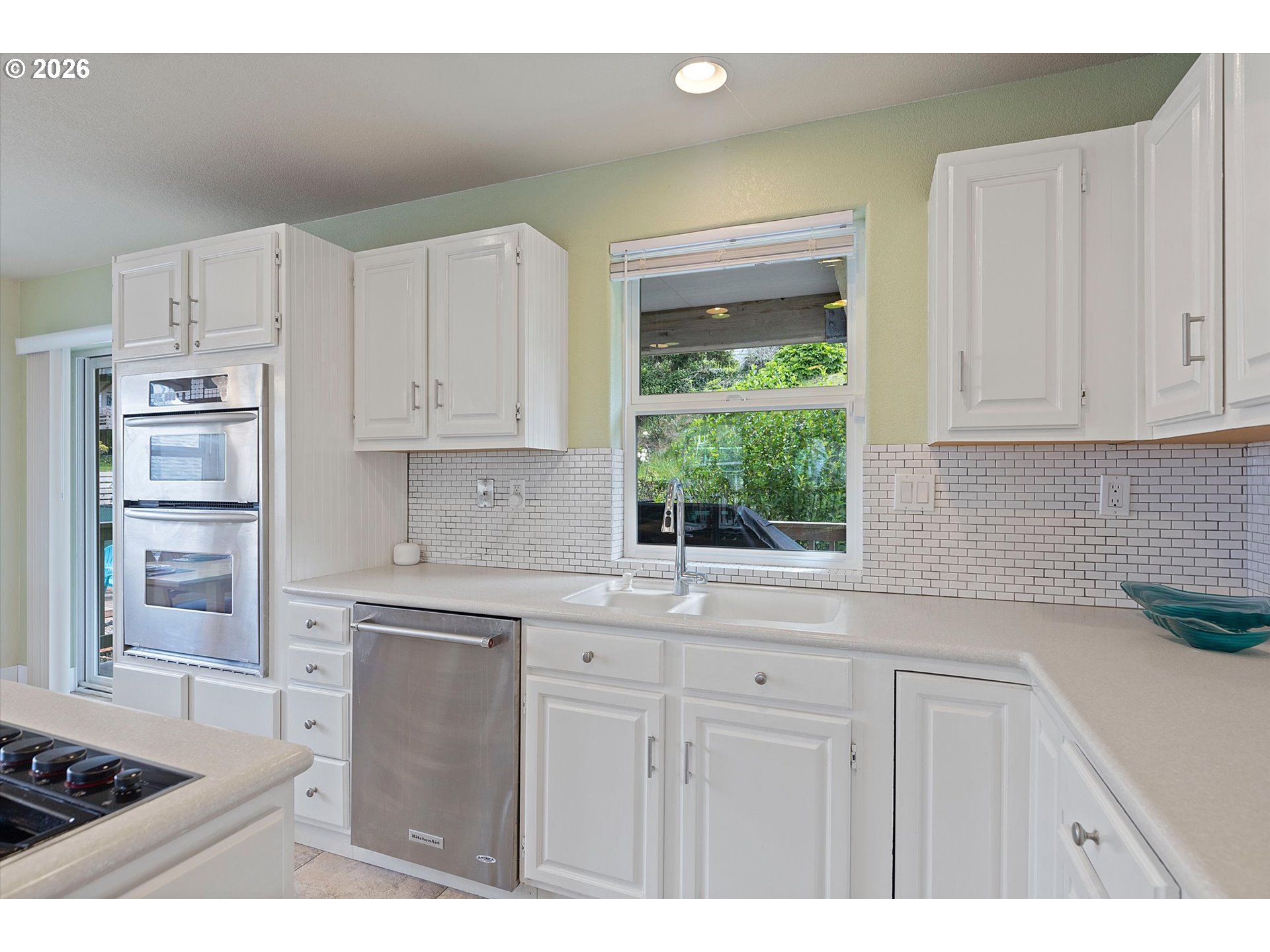 4486 Sw Beach Ave Property Photo 12