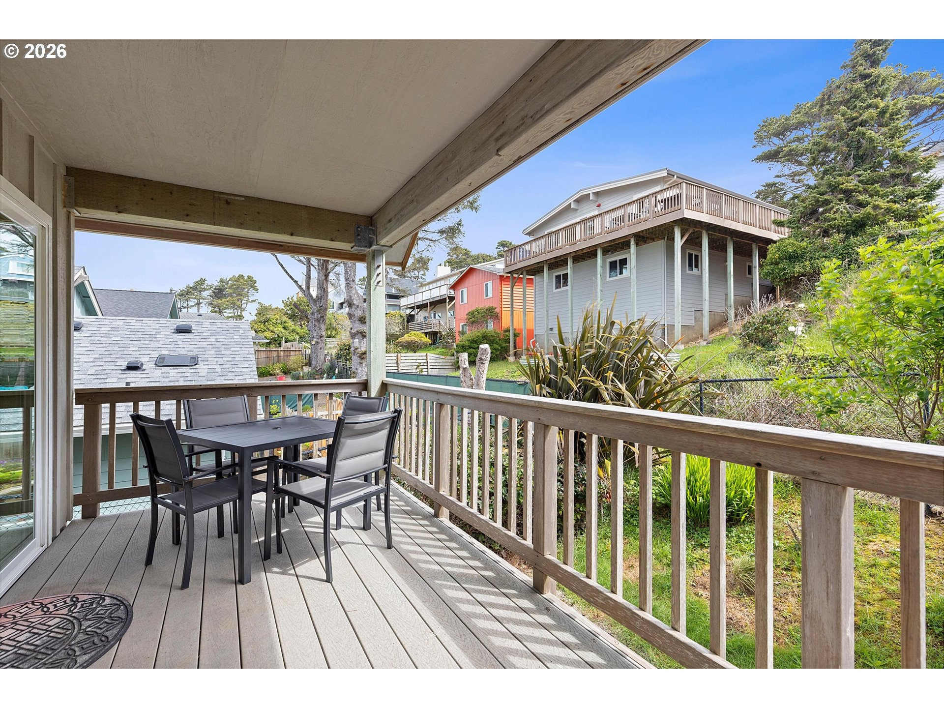 4486 Sw Beach Ave Property Photo 16