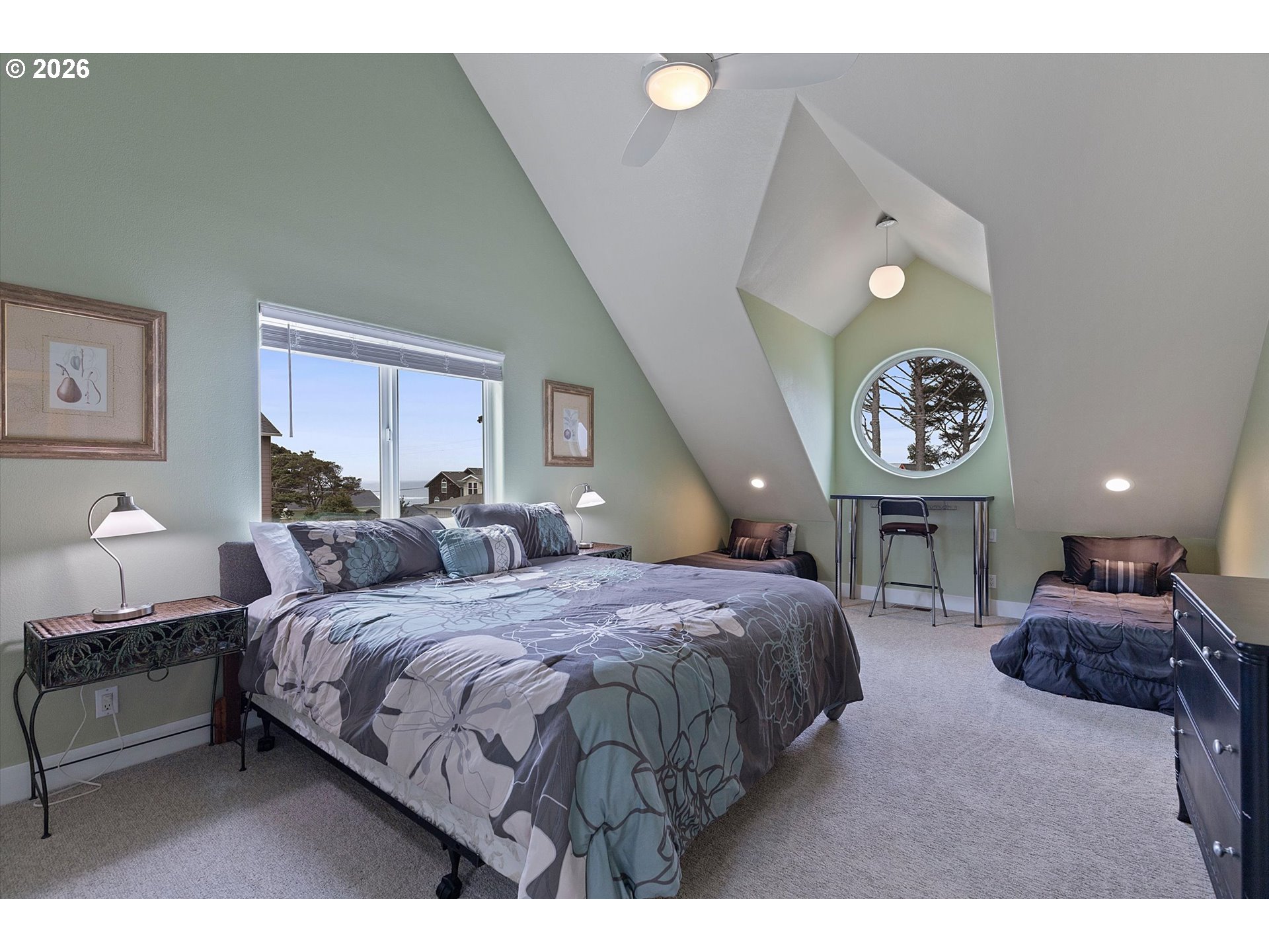 4486 Sw Beach Ave Property Photo 23