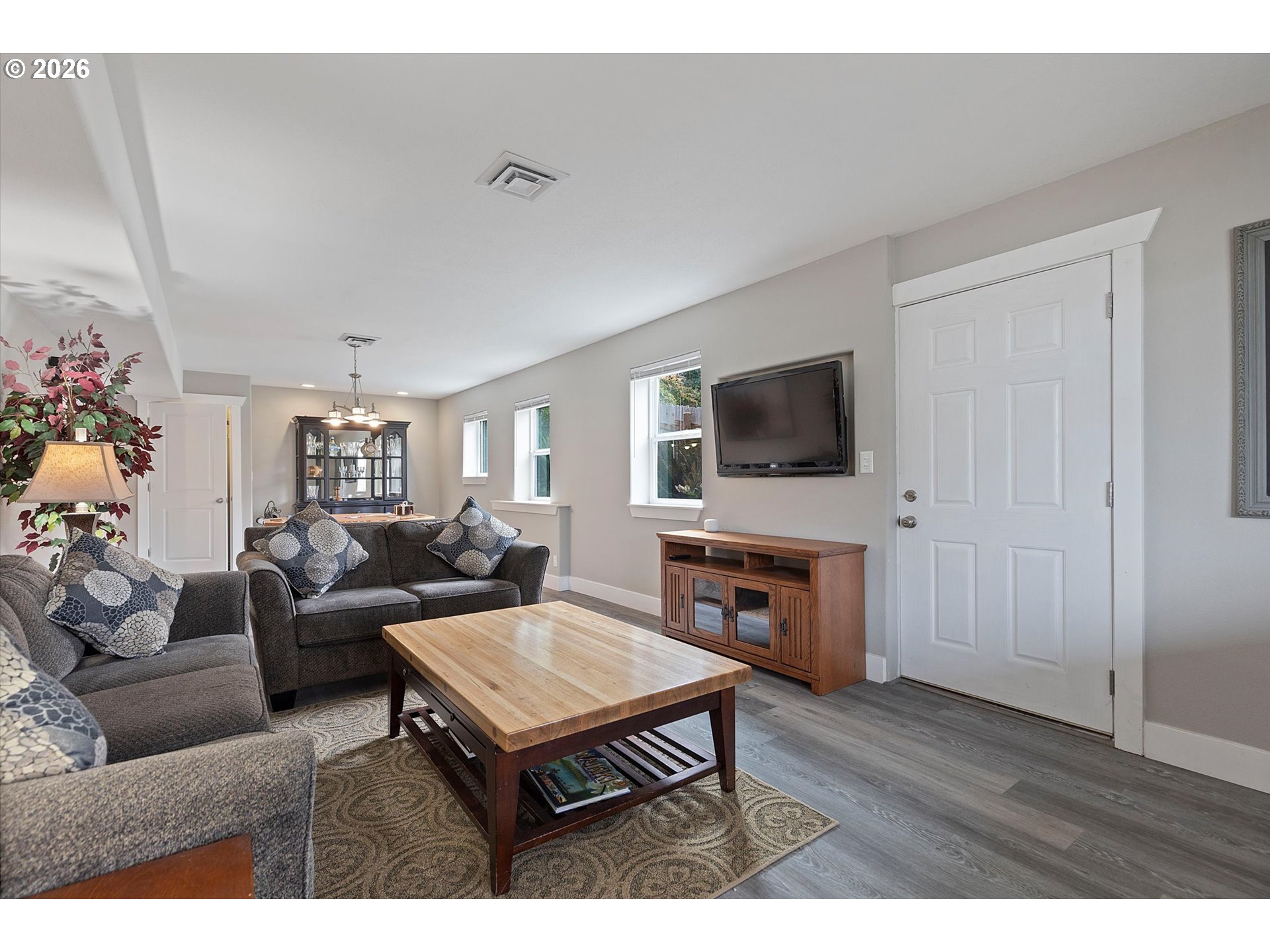 4486 Sw Beach Ave Property Photo 36