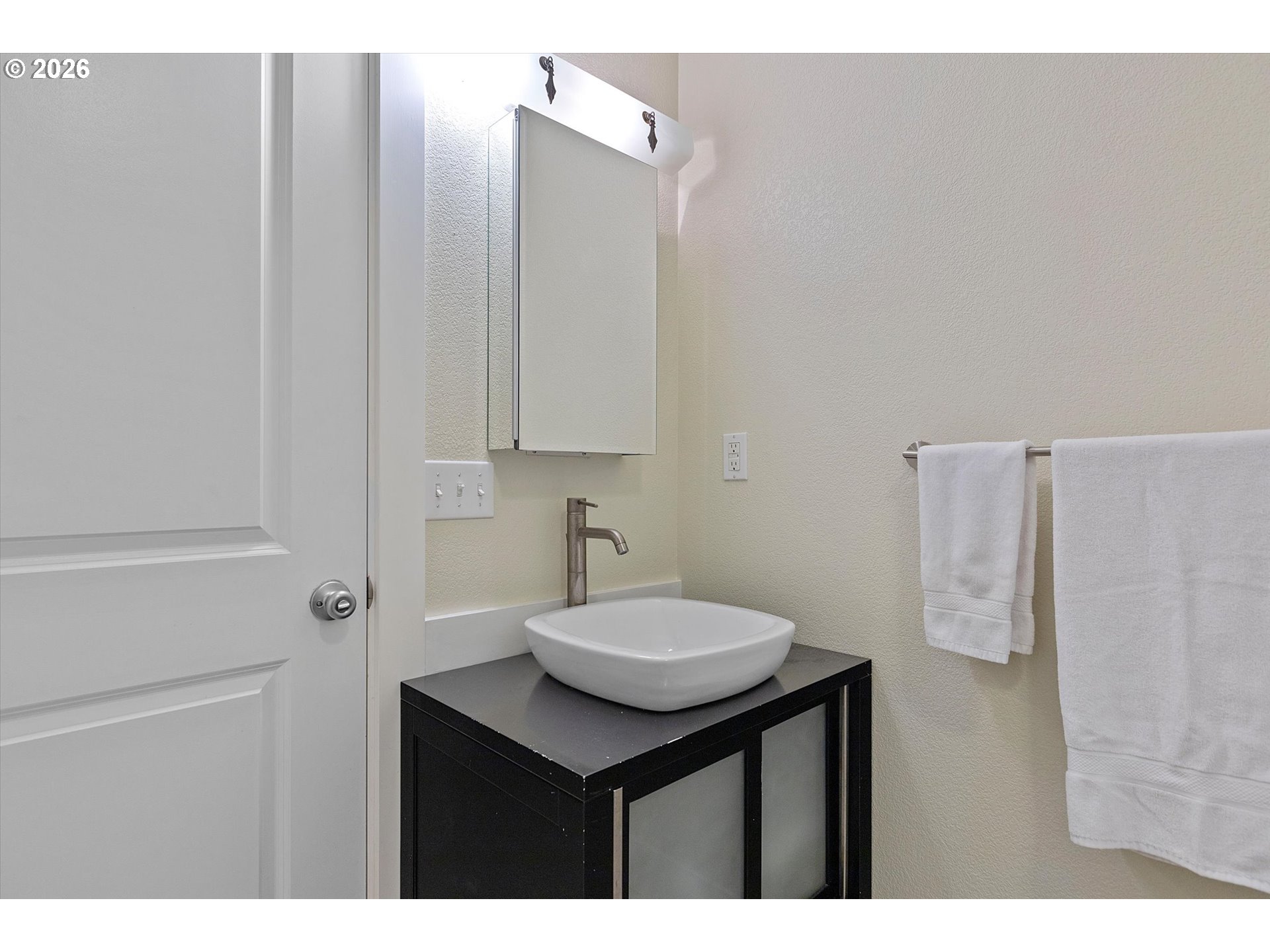 4486 Sw Beach Ave Property Photo 40