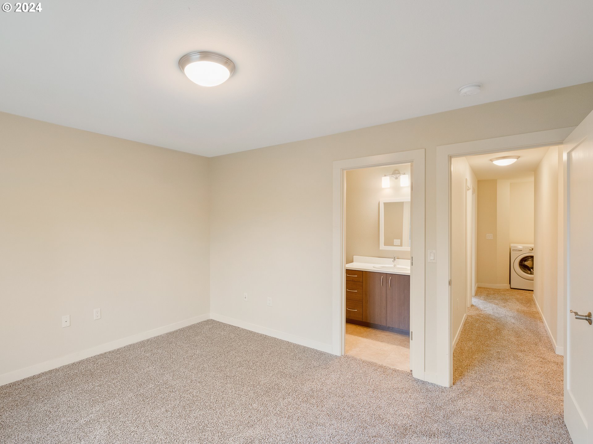 10827 E Burnside St Property Photo 16