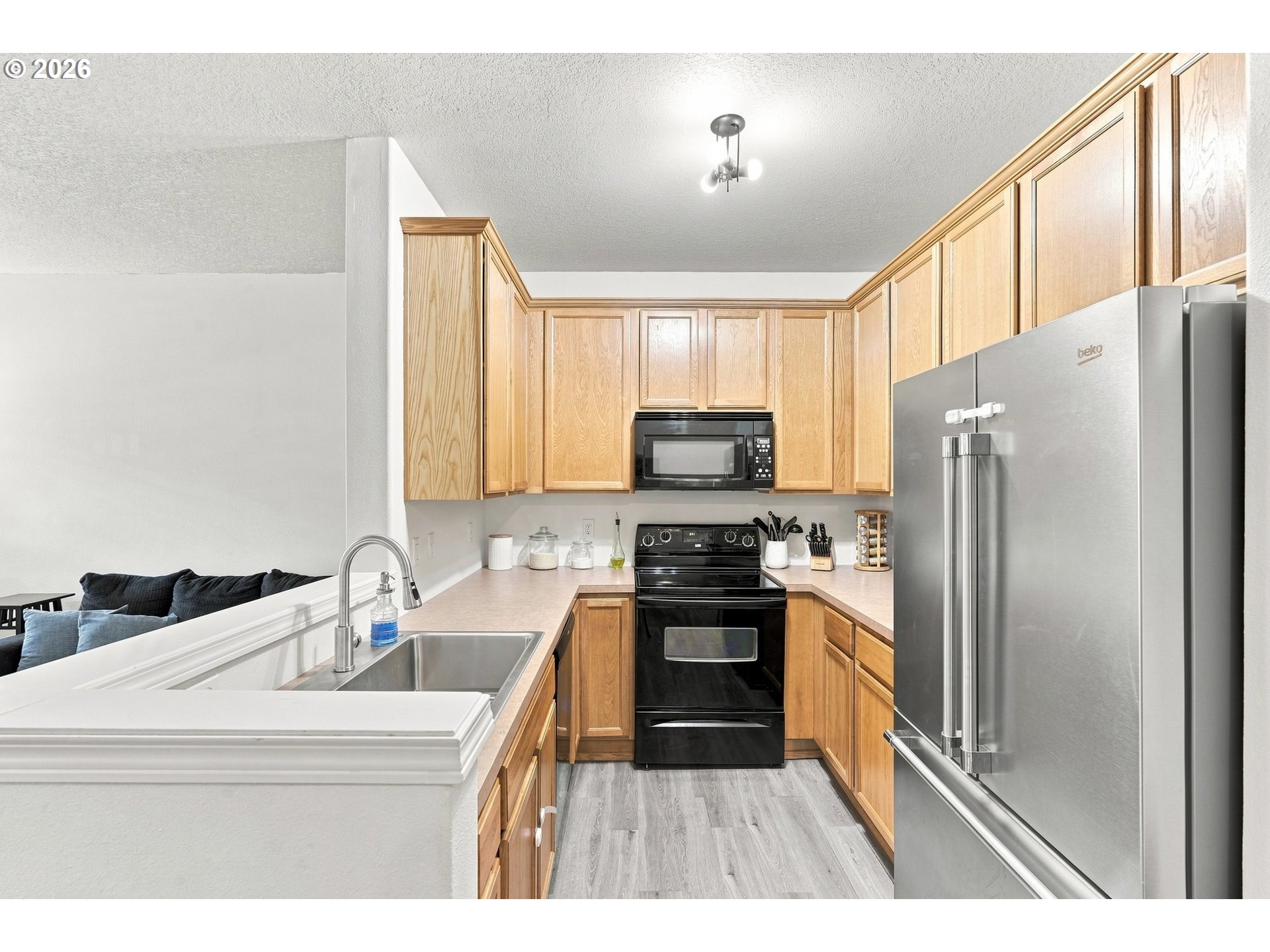 38528 Galway St Property Photo 6