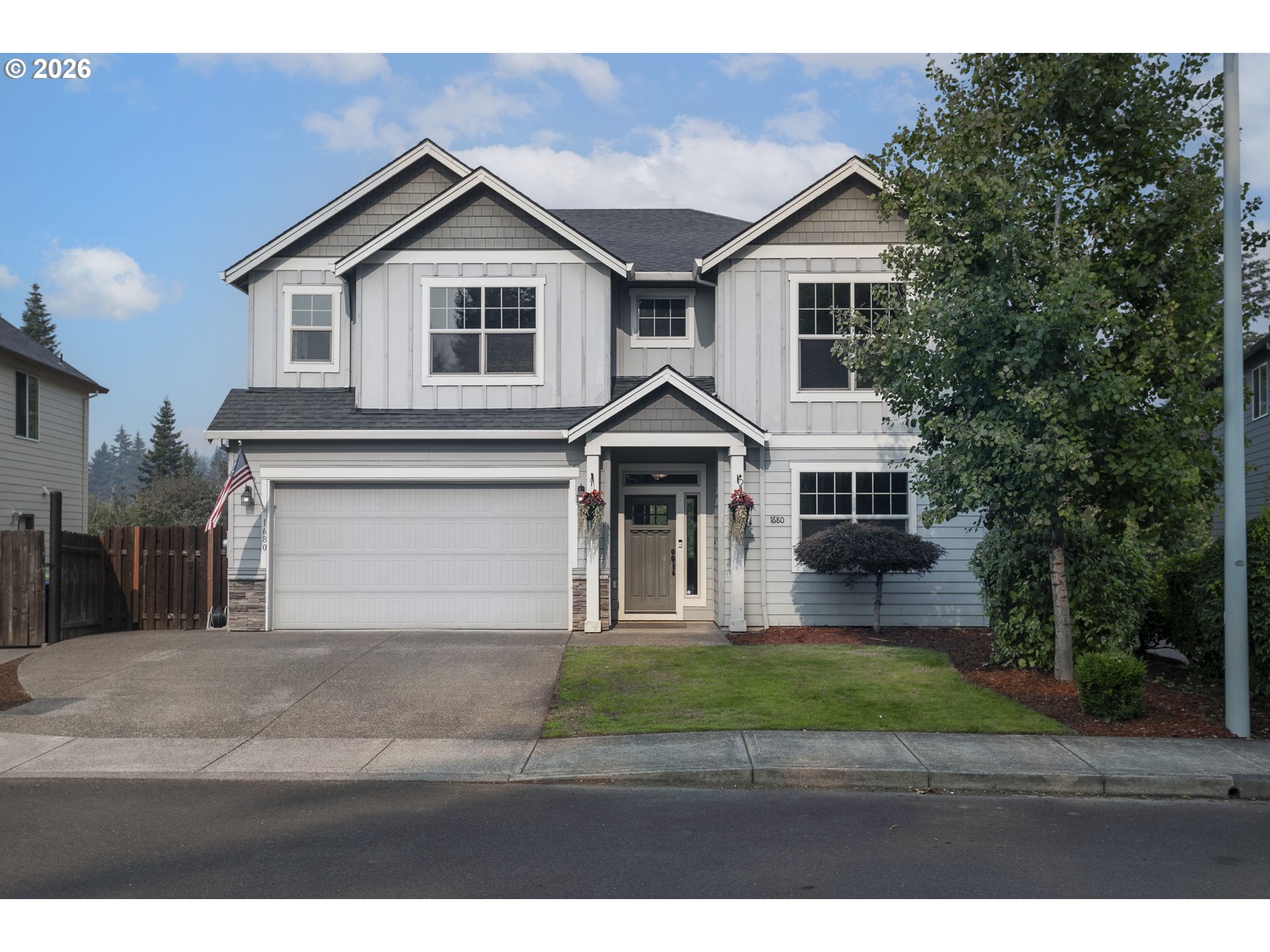1680 Ne Gardiner Dr Property Photo 1