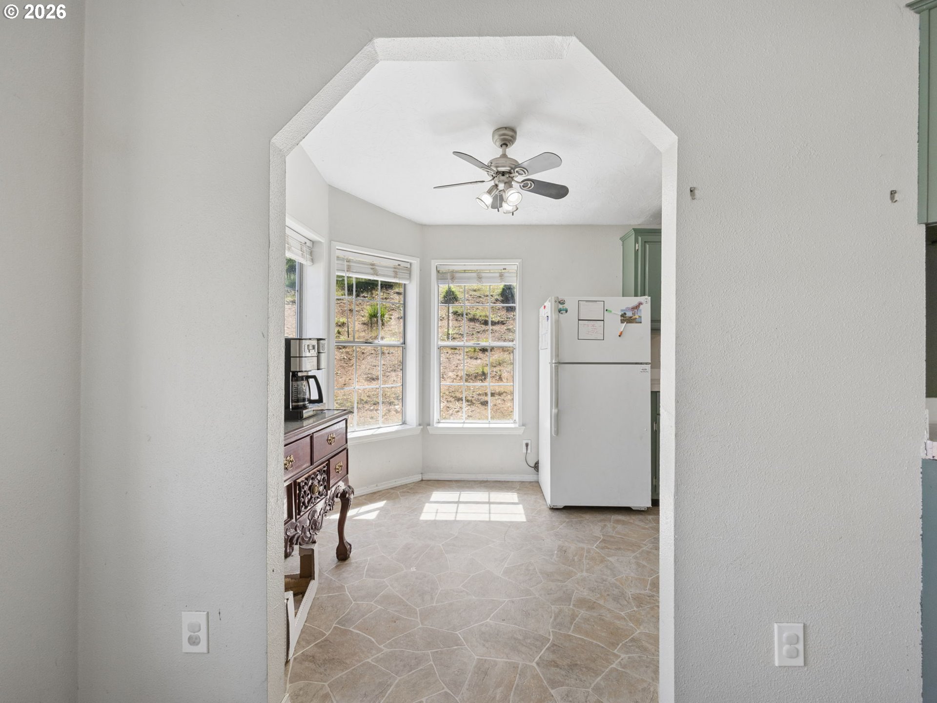 53295 E Marmot Rd Property Photo 15