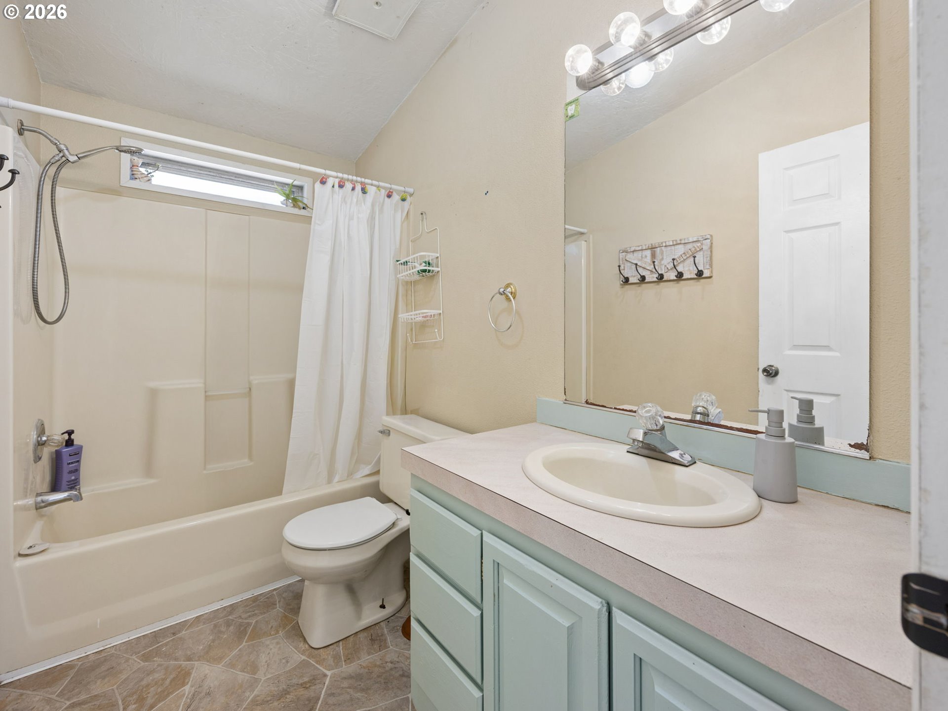 53295 E Marmot Rd Property Photo 23