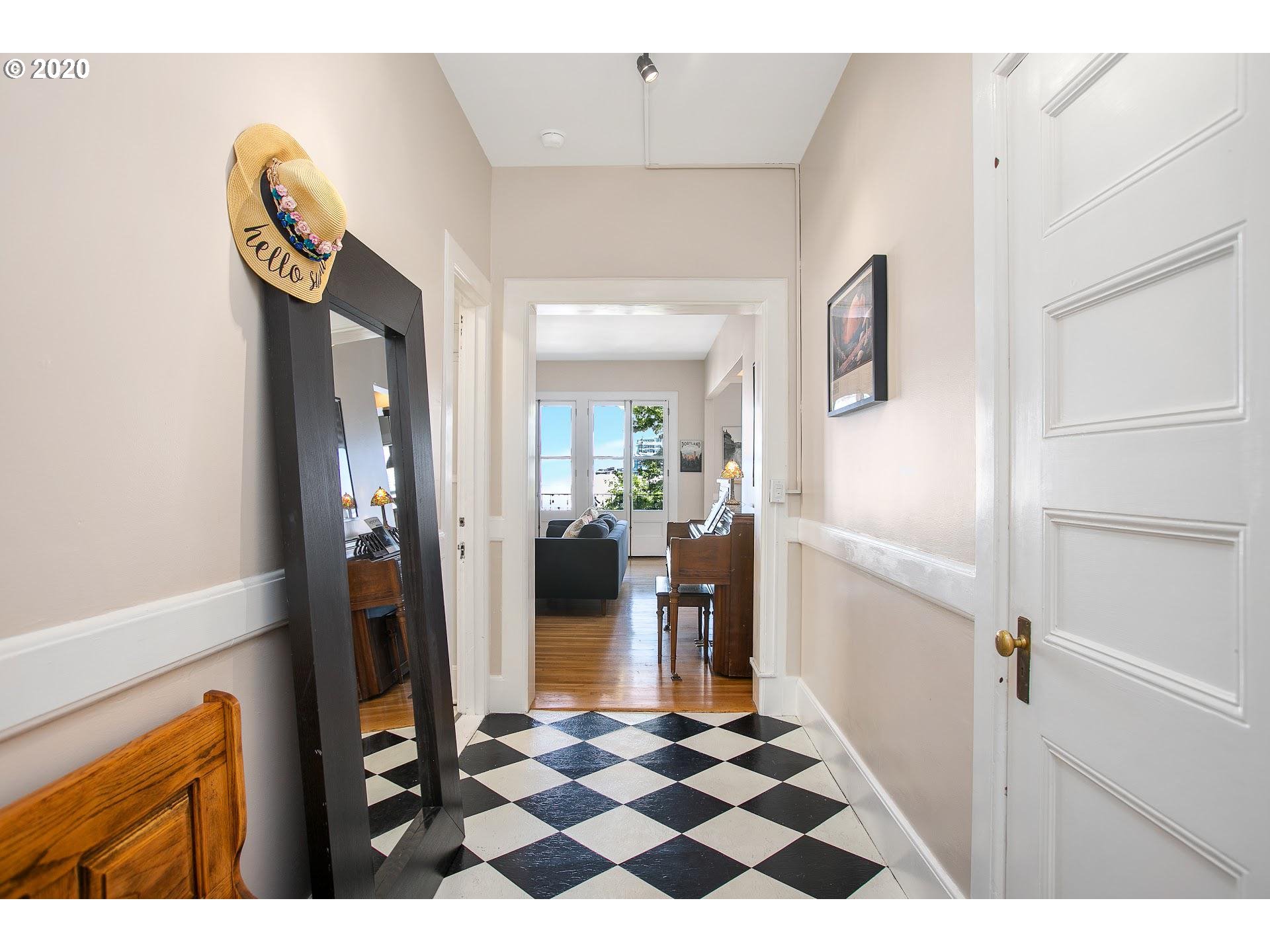 731 Sw King Ave 16 Property Photo 2