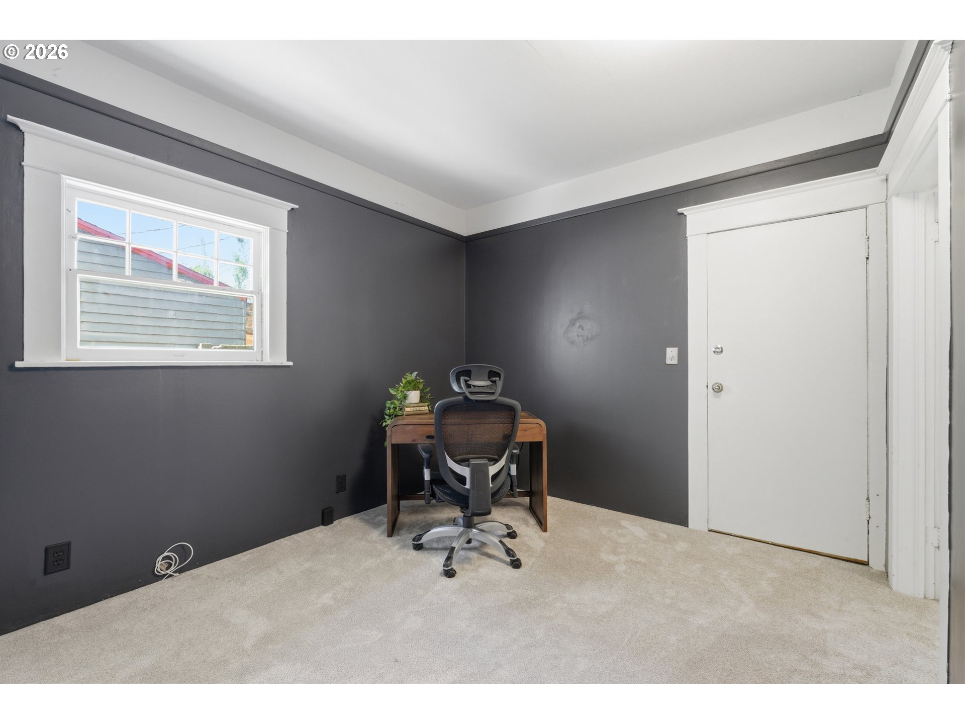 2249 E Burnside St Property Photo 10