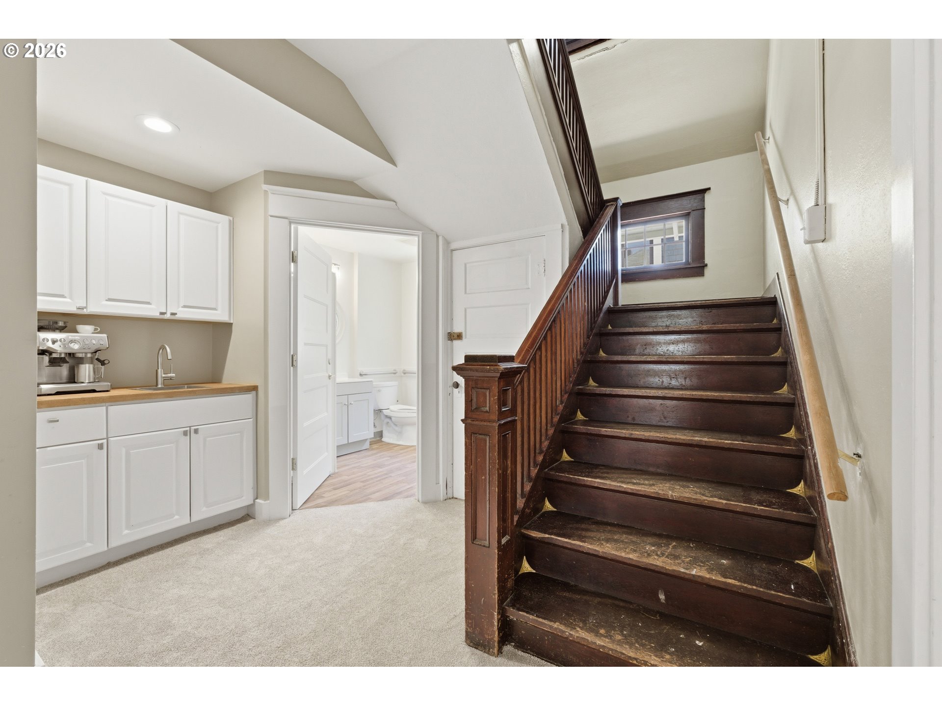 2249 E Burnside St Property Photo 12