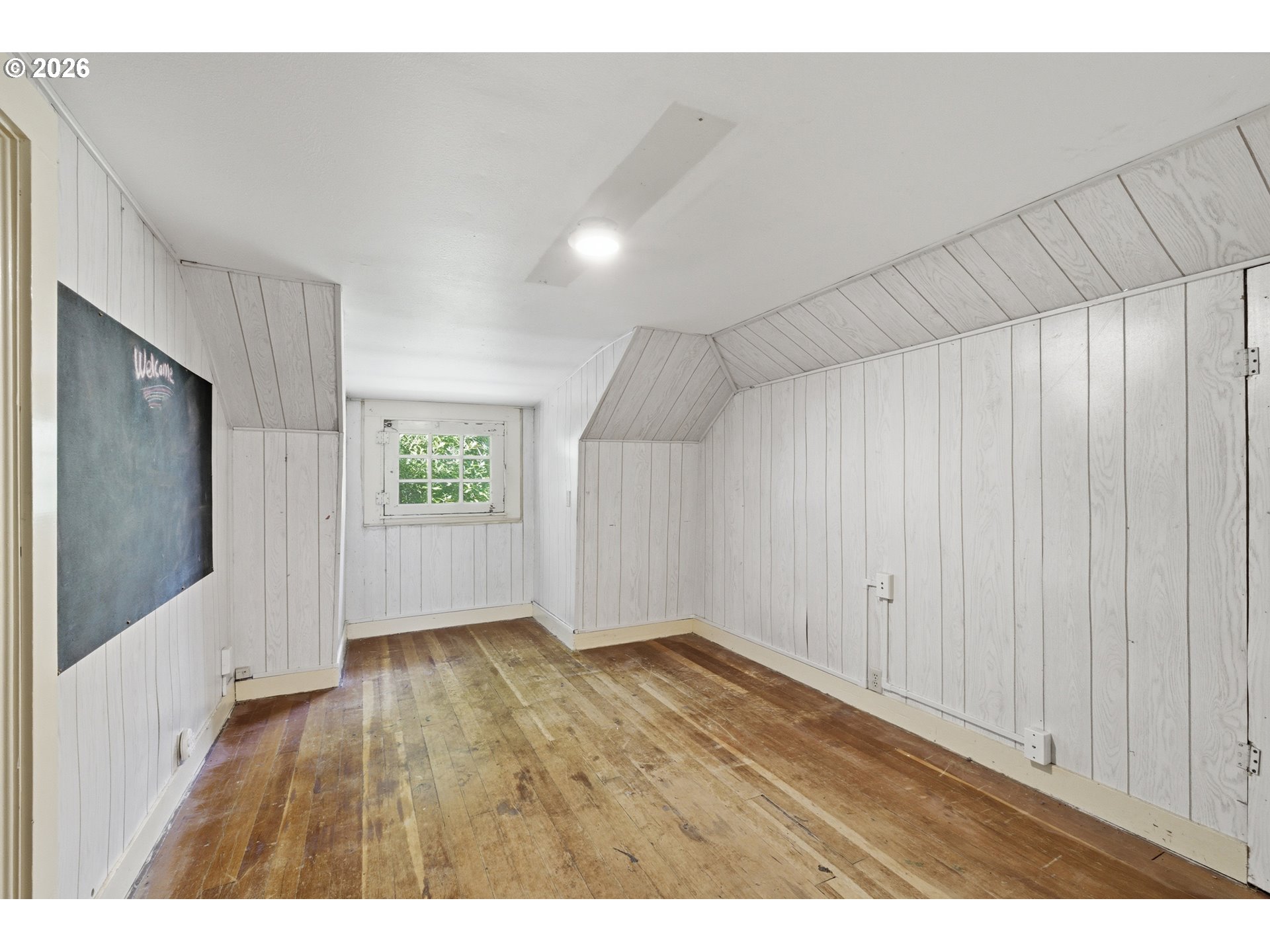 2249 E Burnside St Property Photo 14