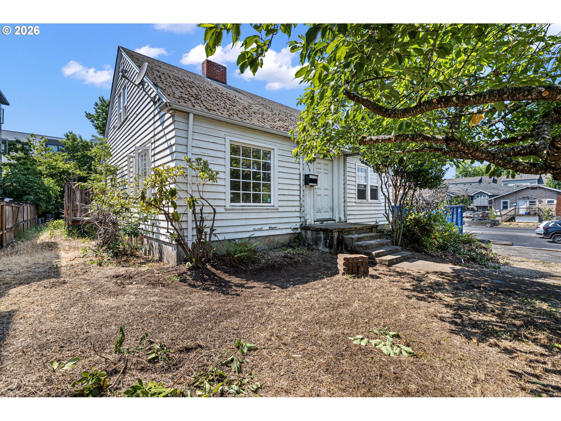 1828 HILYARD ST Property Photo 1