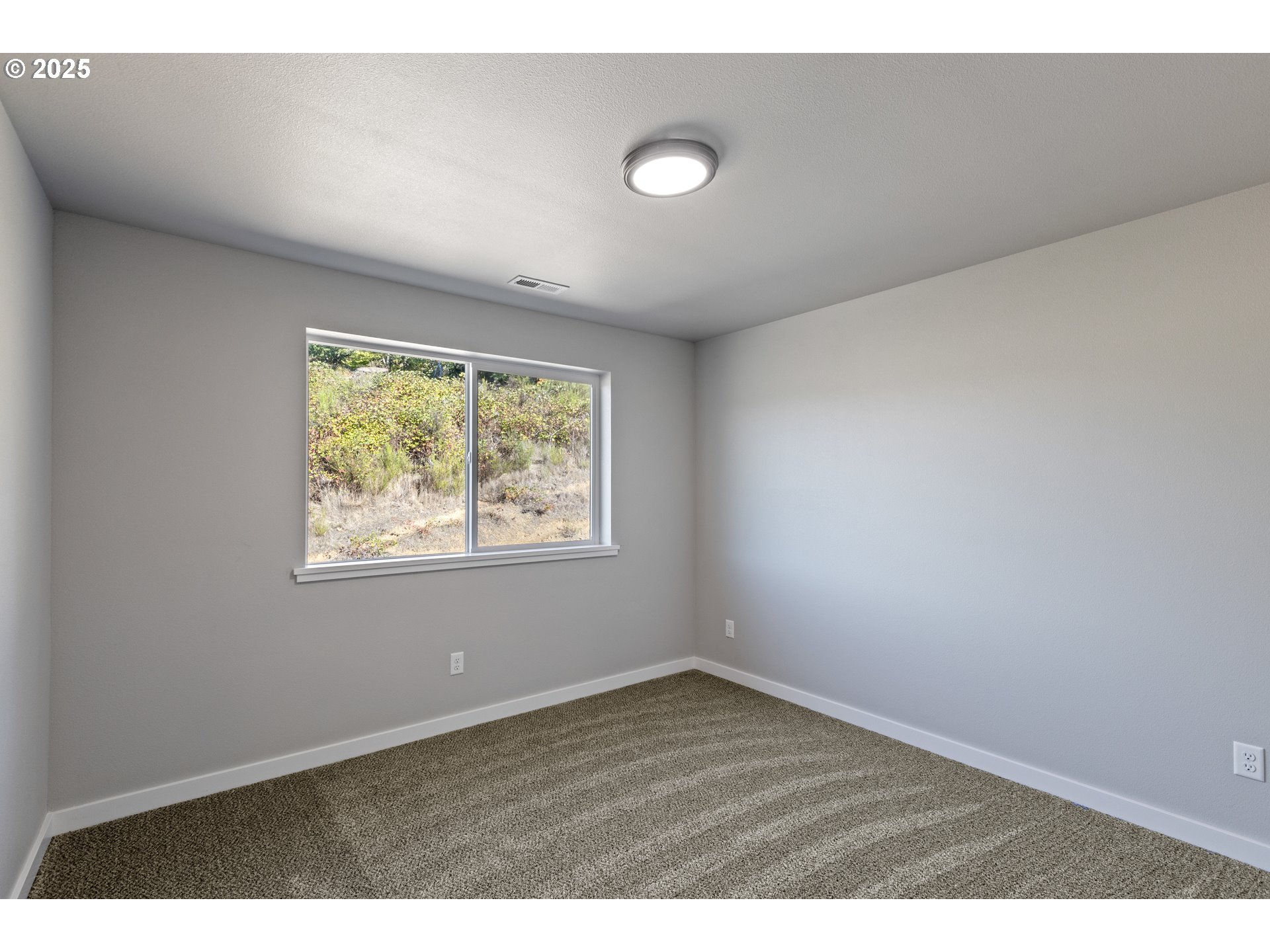 664 Brooks Loop Property Photo 30