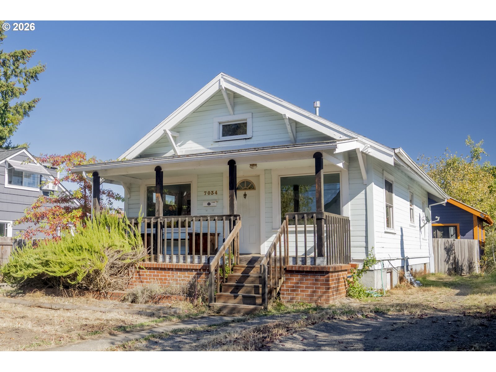 7034 N FENWICK AVE Property Photo 1