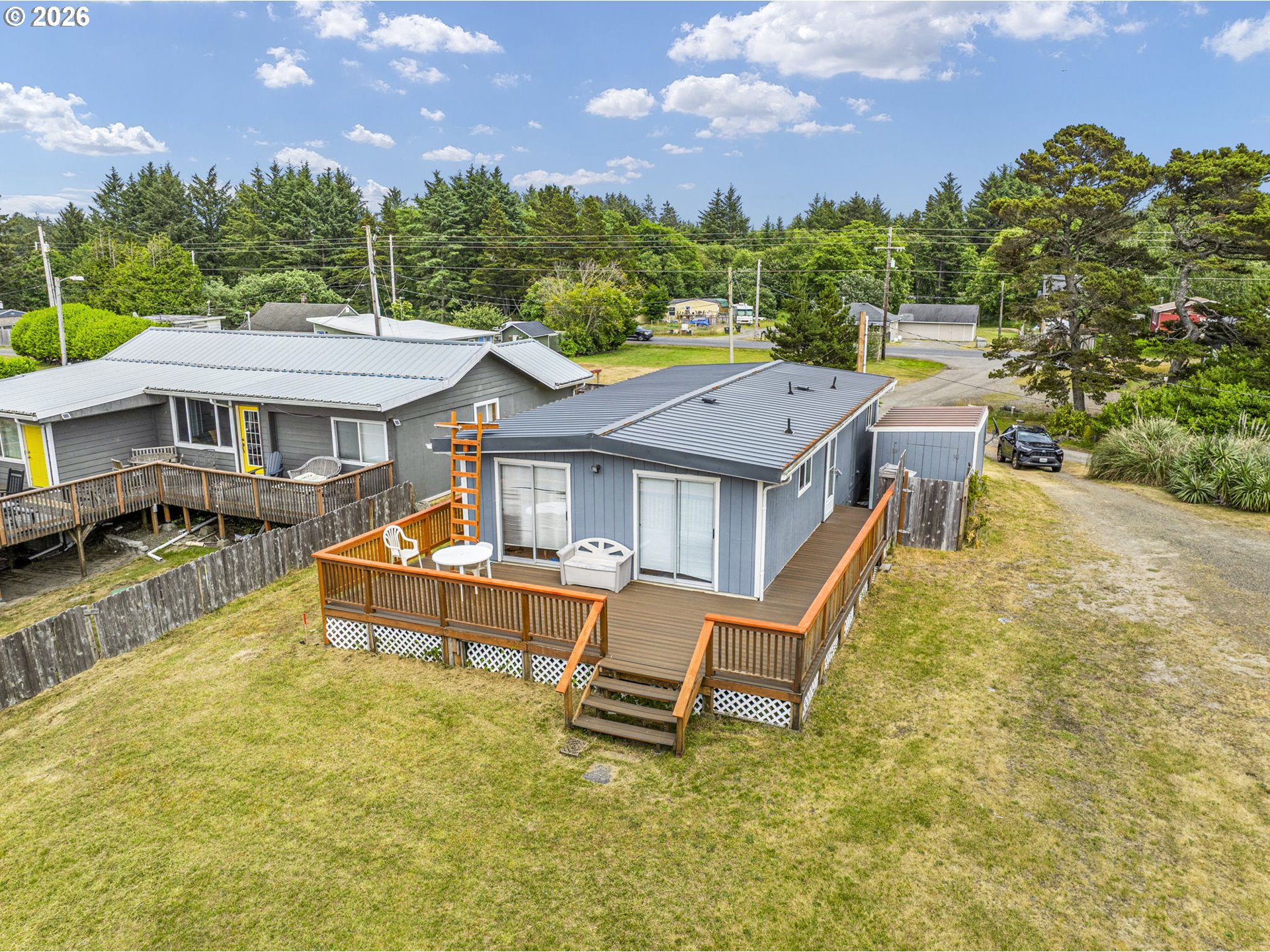 13301 N PL Property Photo 1