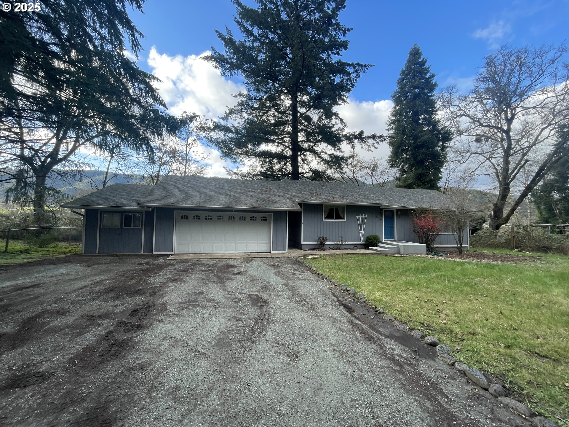 639 N Old Pacific Hwy Property Photo 1