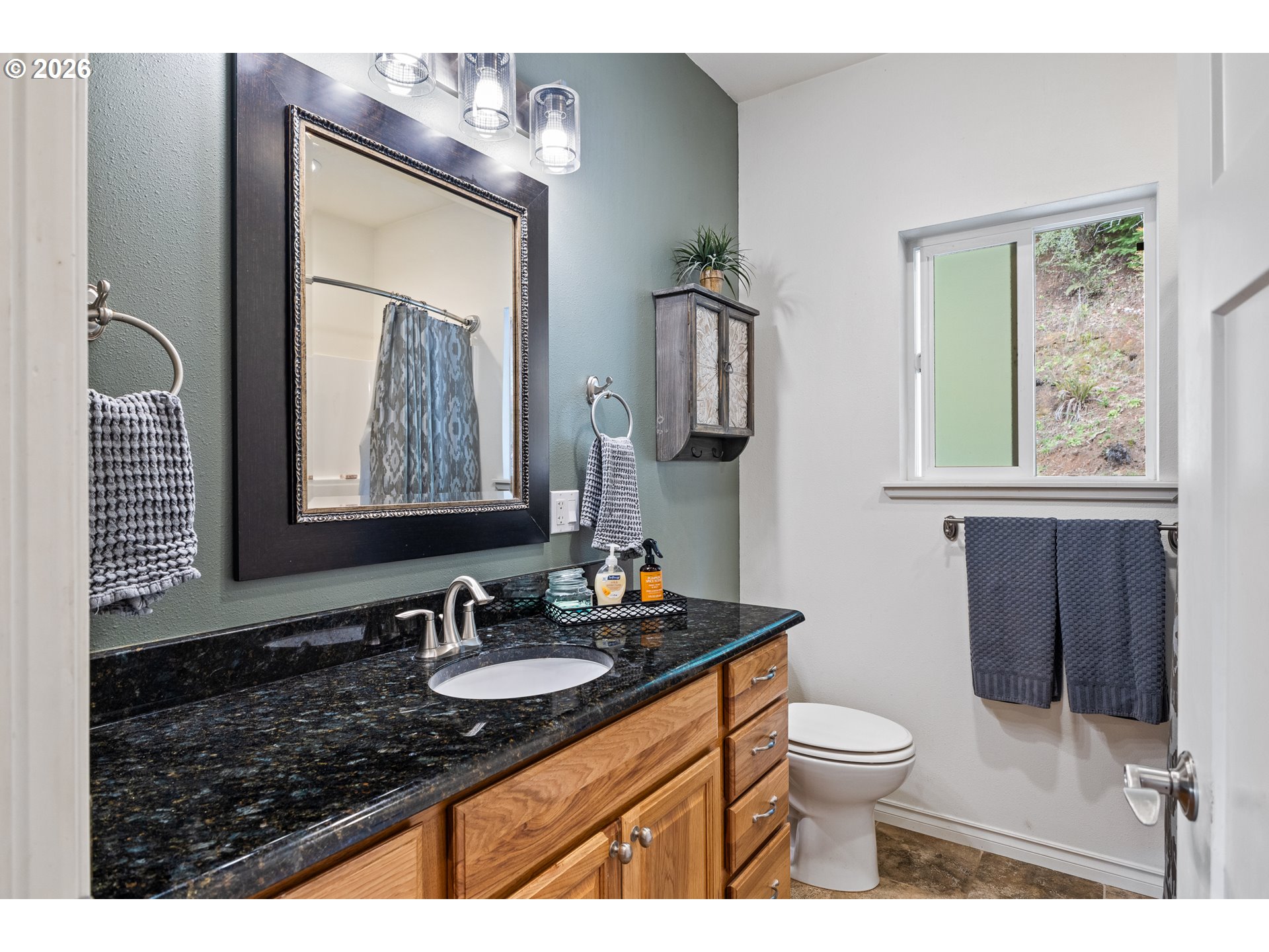 1561 N Laurel St Property Photo 33