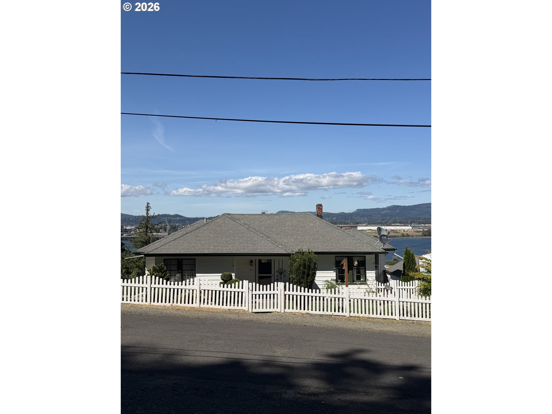 417 W E St Property Photo 2