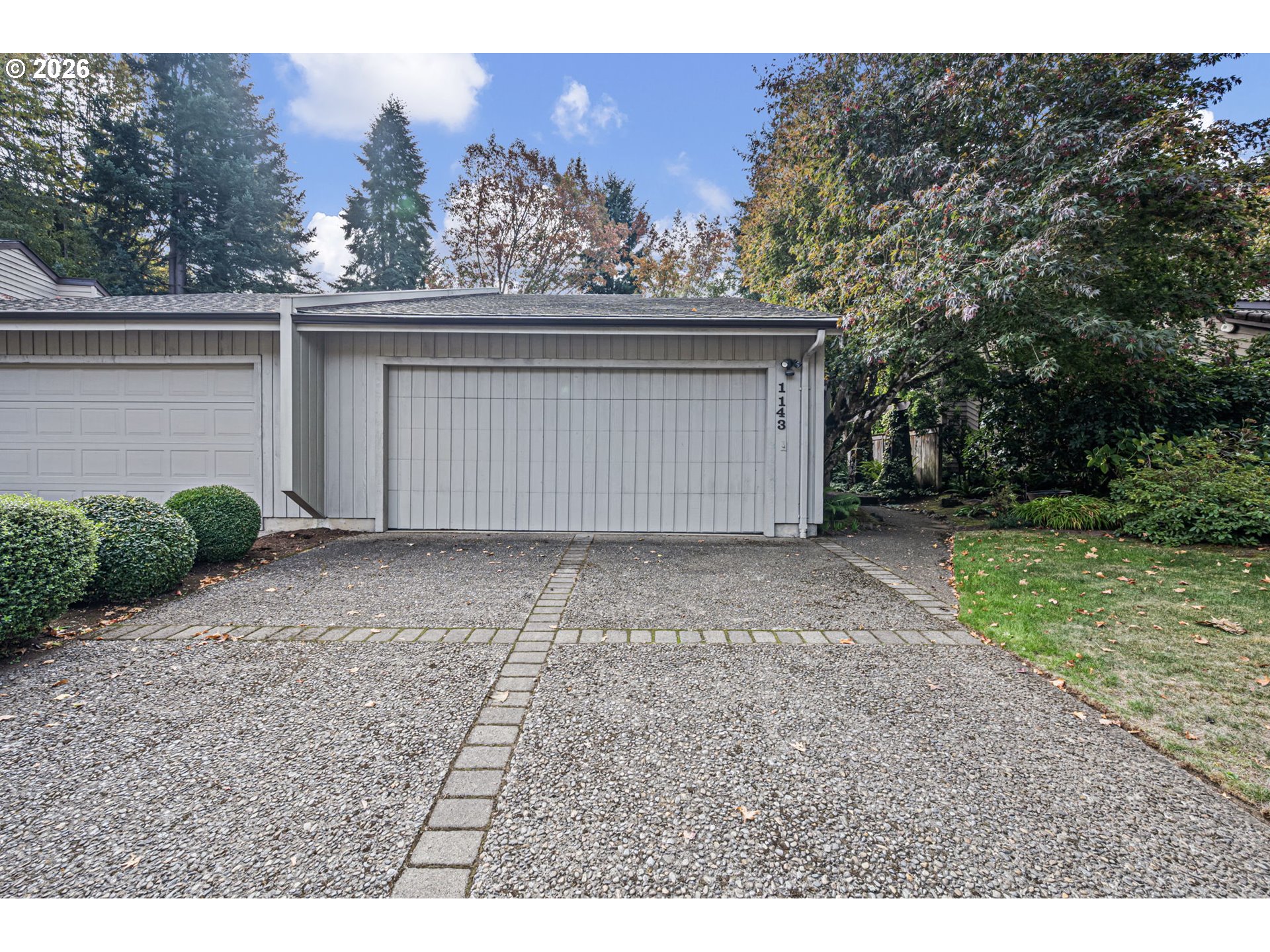 1143 CAYUSE CIR SE