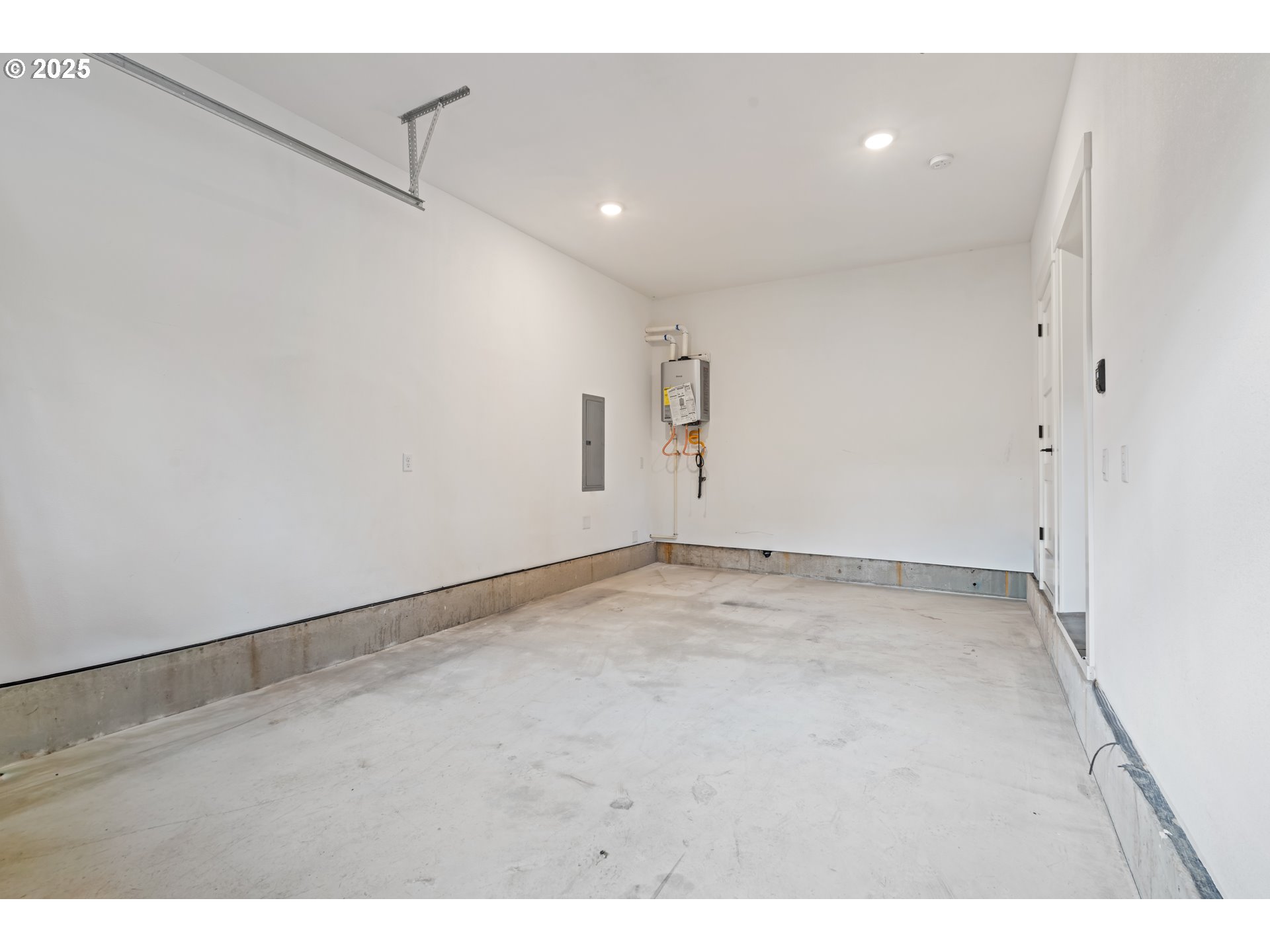 219 Main St Property Photo 25