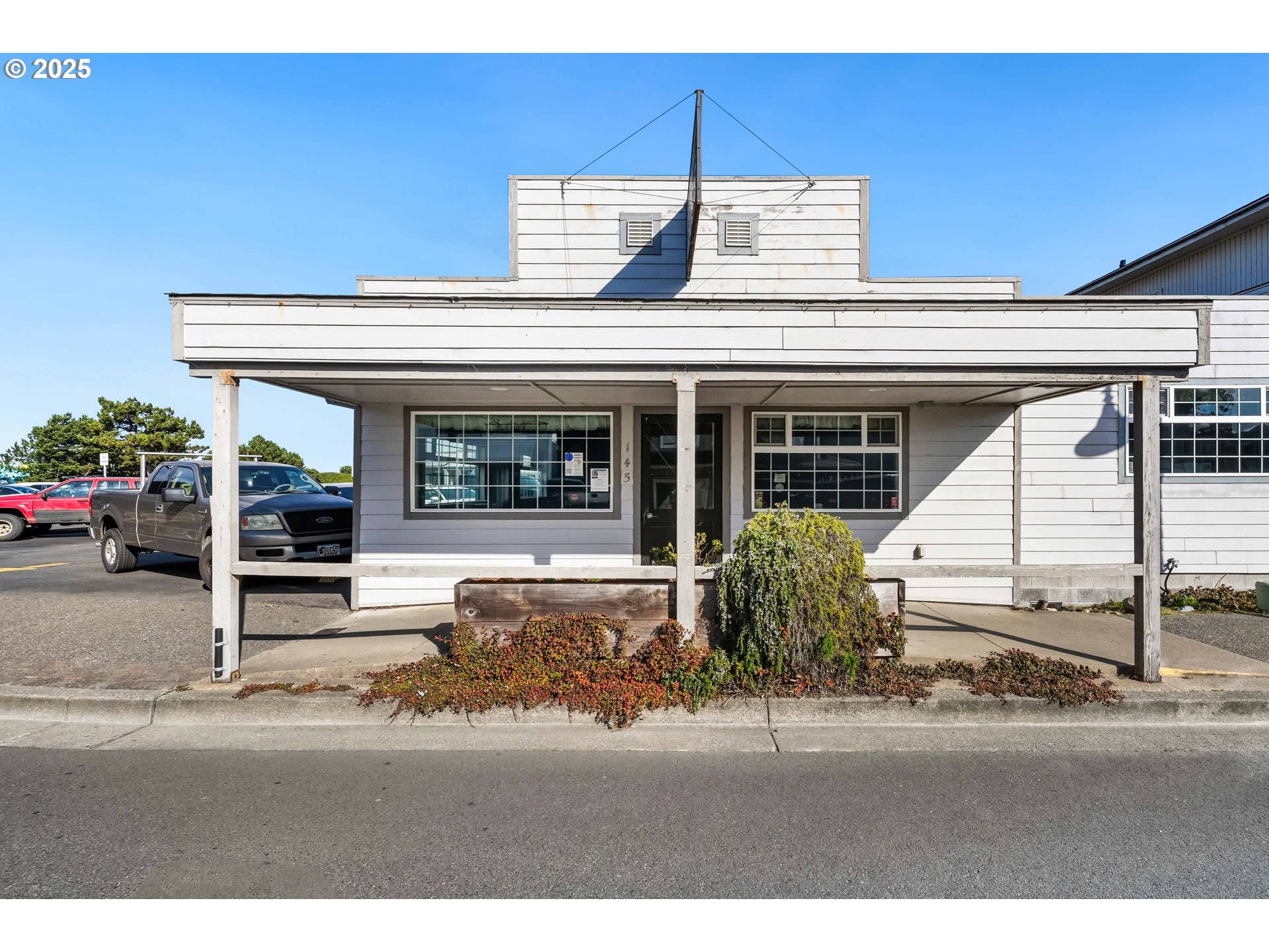 145 2ND ST Property Photo 1