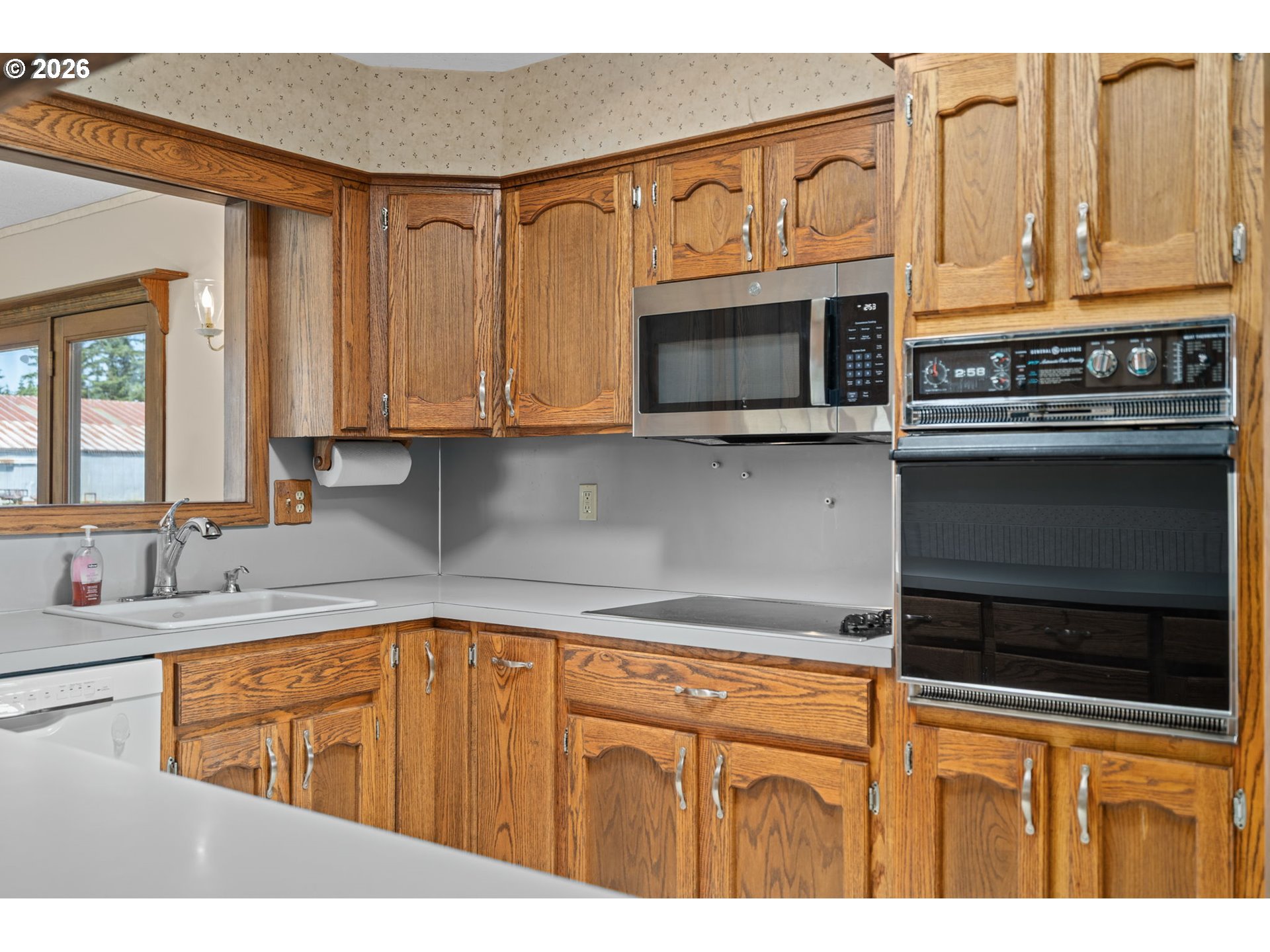 9931 S Highway 211 Property Photo 11