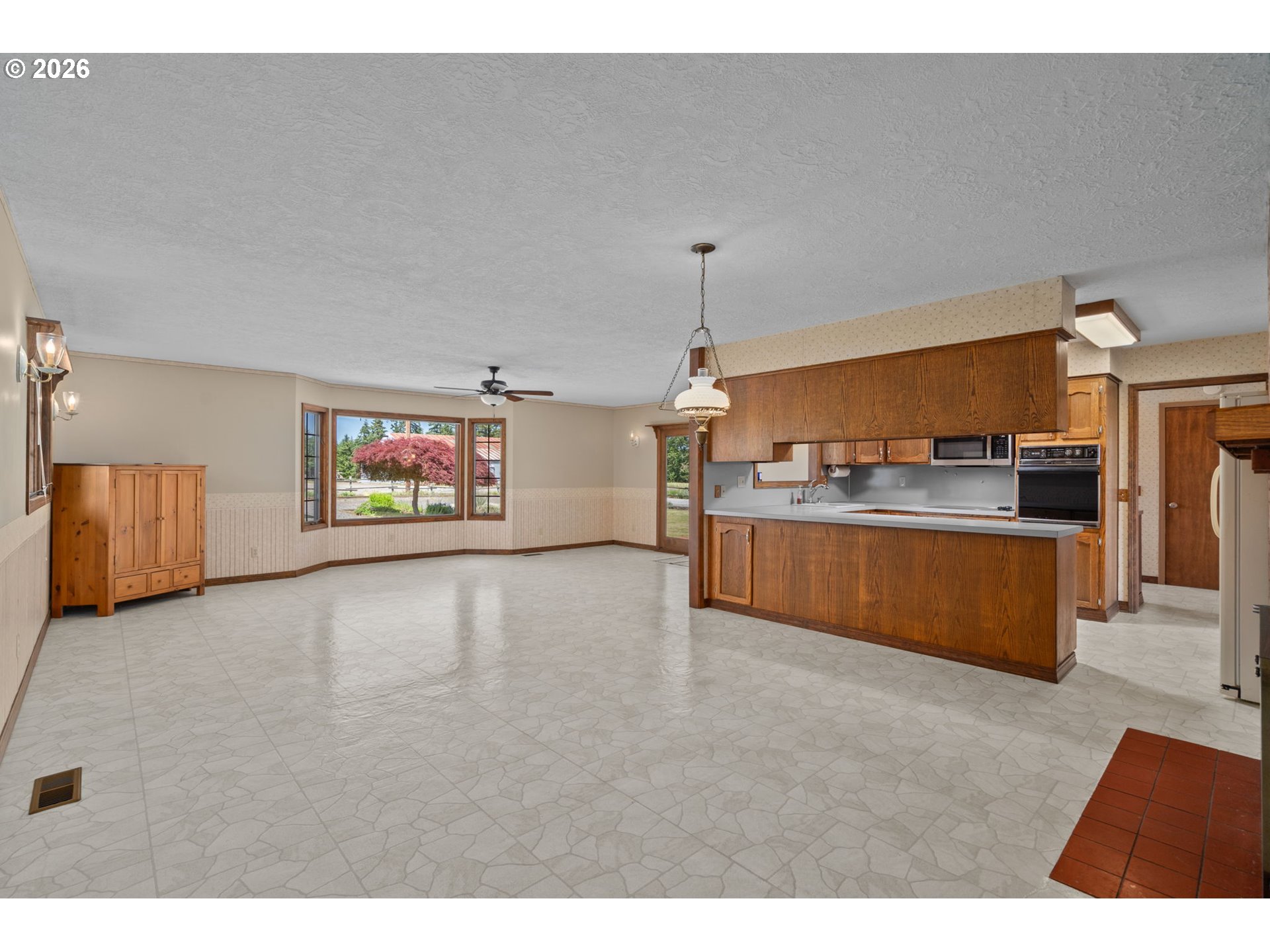 9931 S Highway 211 Property Photo 12