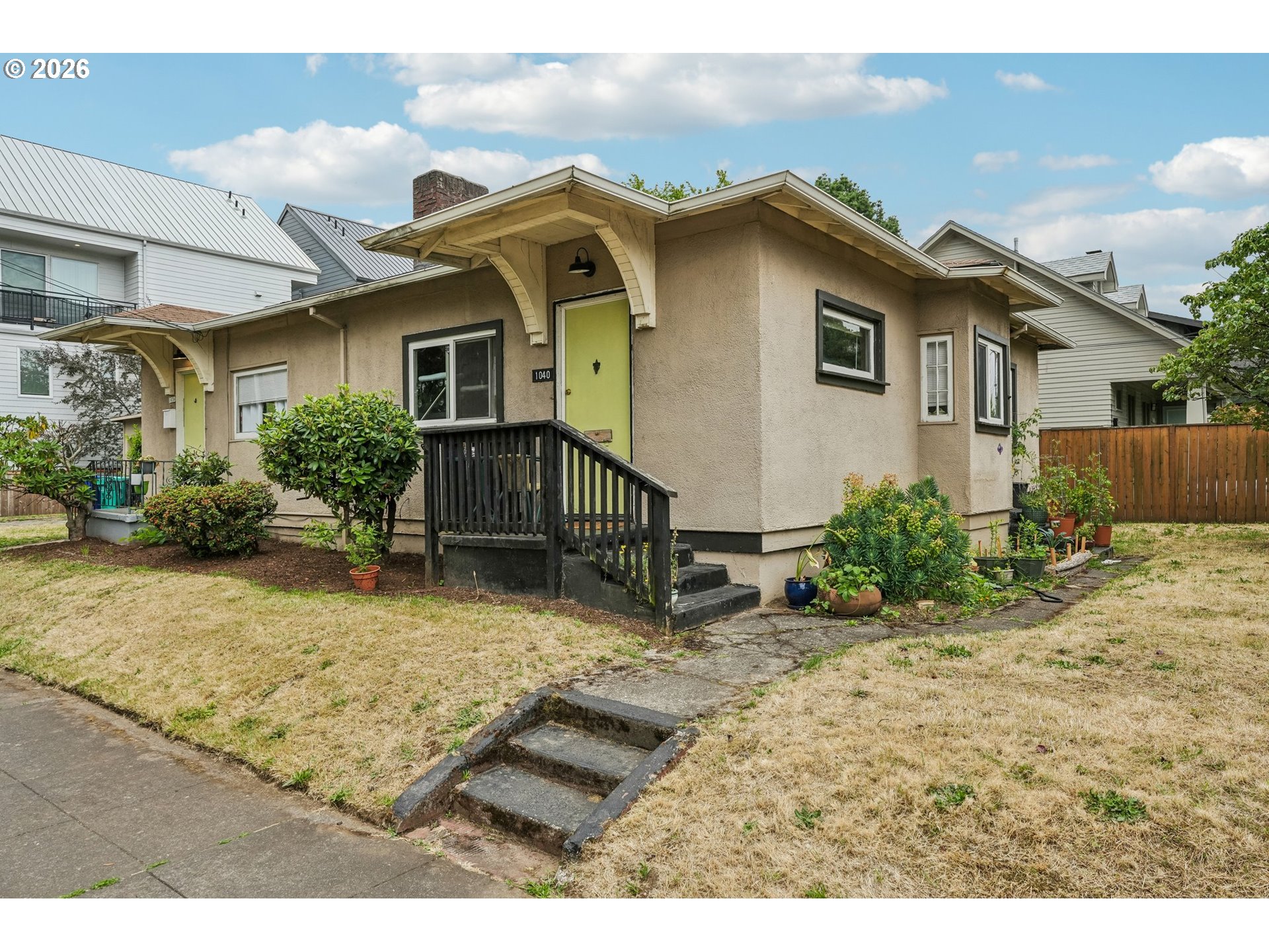 1040 N Ainsworth St Property Photo 1