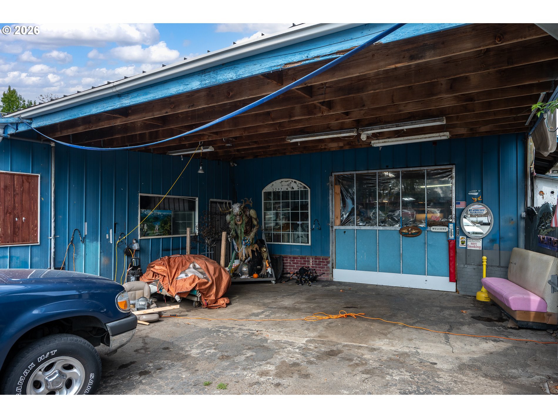 3297 River Rd Property Photo 4