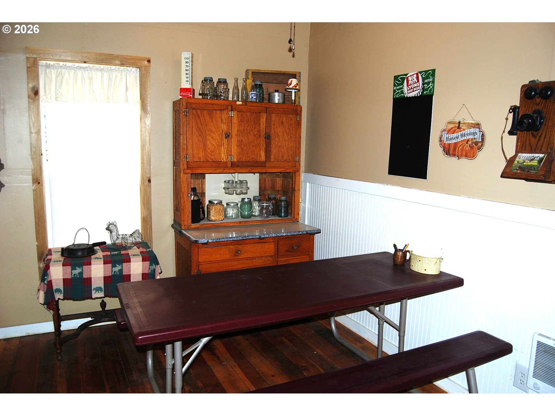 682 Cracker St Property Photo 10