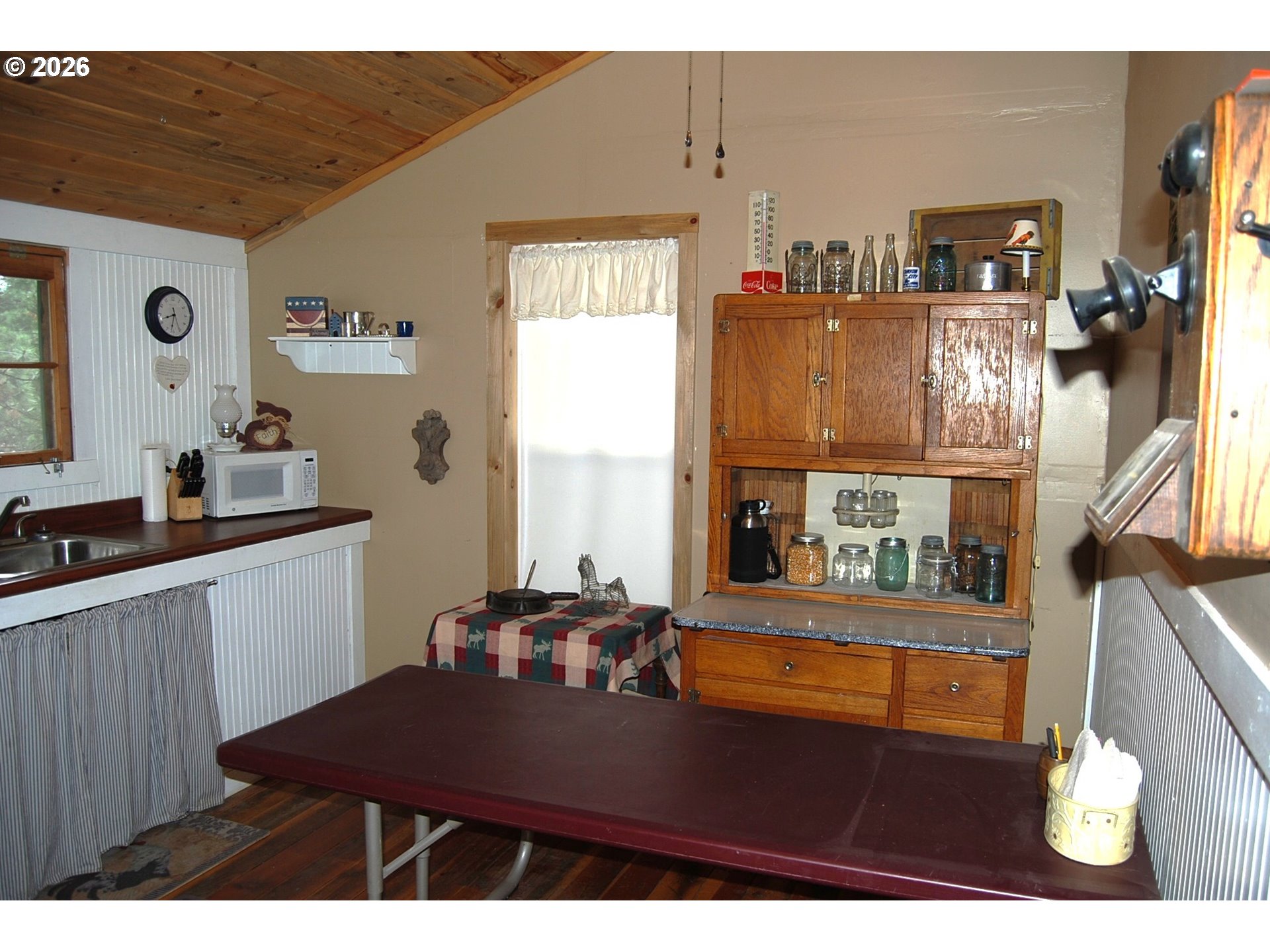 682 Cracker St Property Photo 11