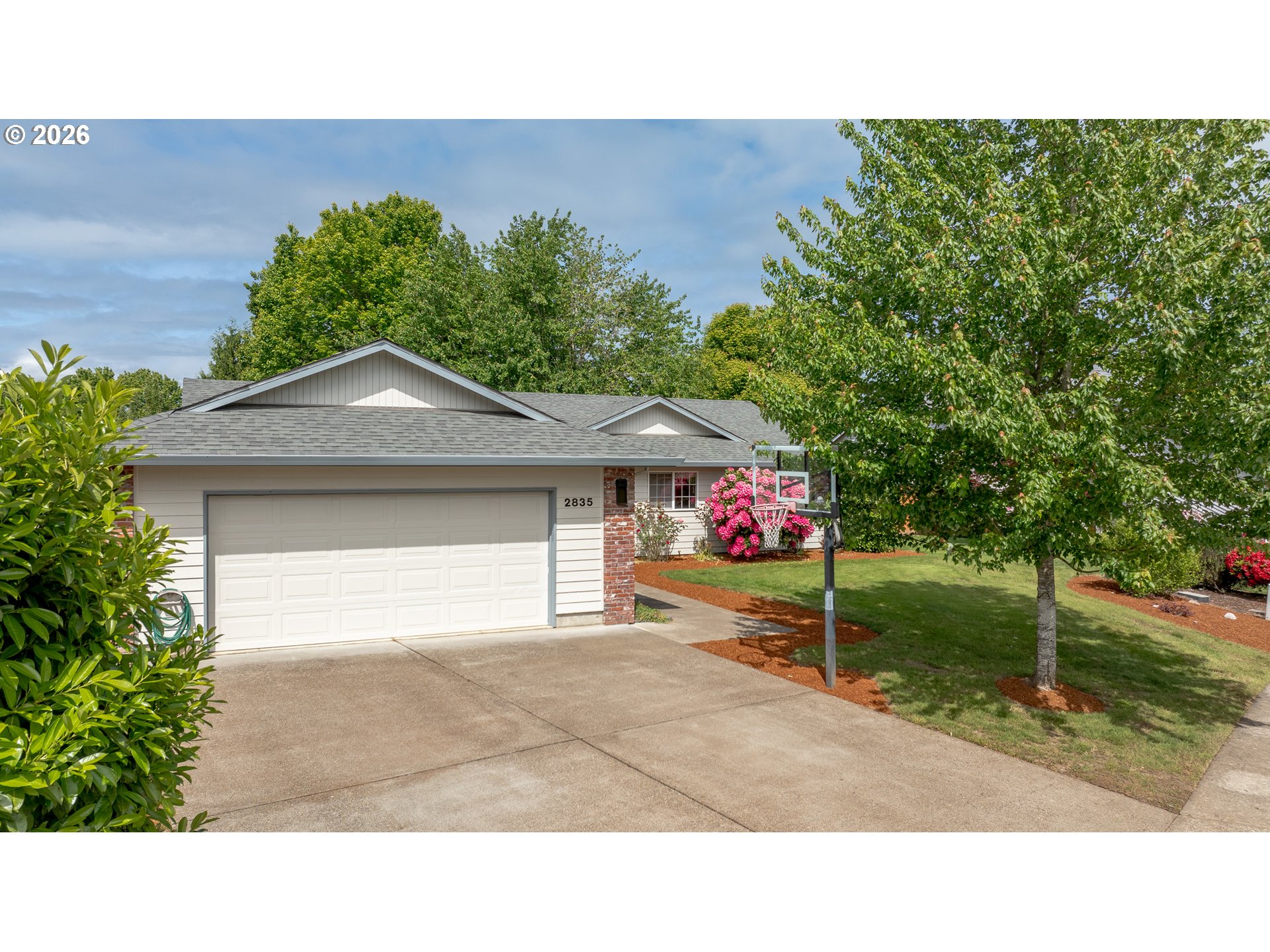 2835 Ne Leathers Ln Property Photo 4