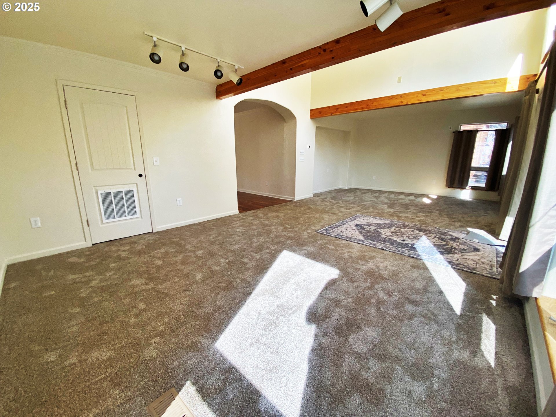 379 Mill St Property Photo 9