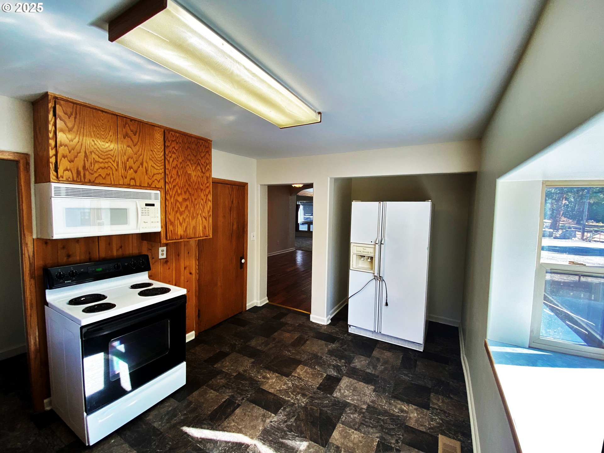 379 Mill St Property Photo 13