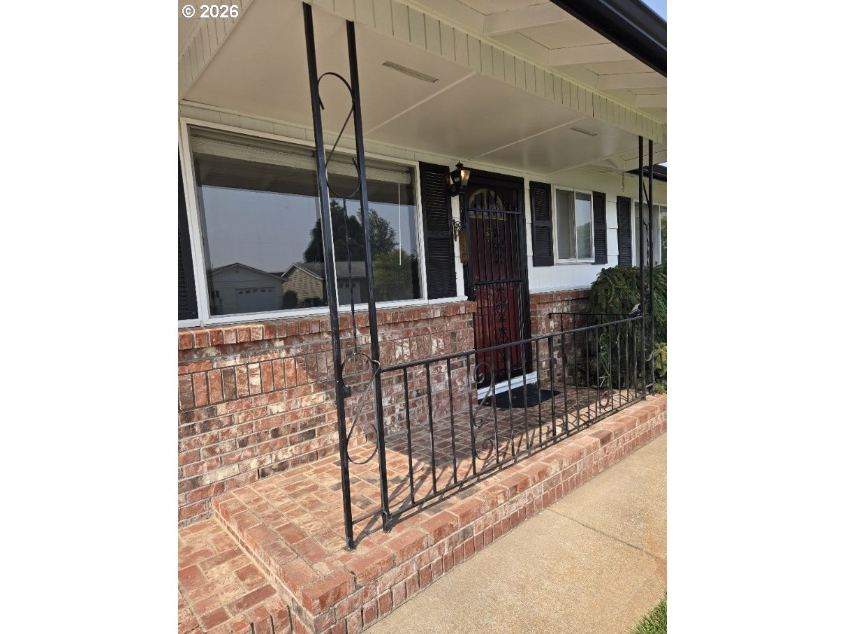2215 Country Club Ter Property Photo 2