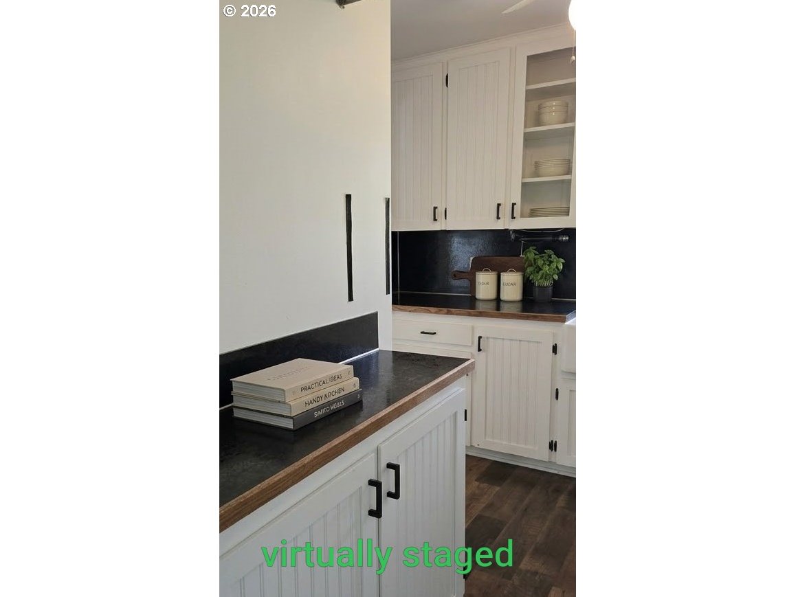 2215 Country Club Ter Property Photo 6