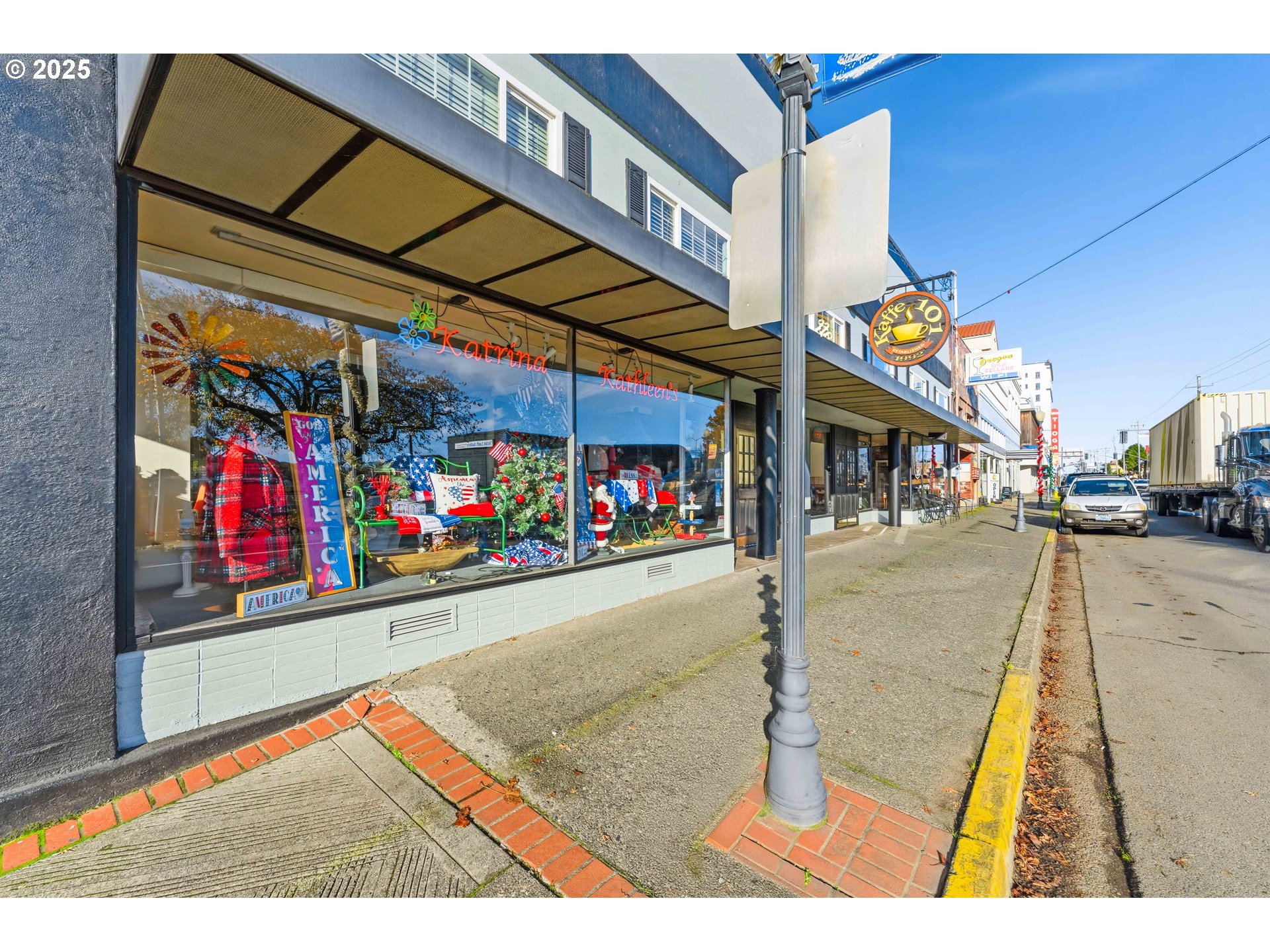 171 S Broadway St Property Photo 3