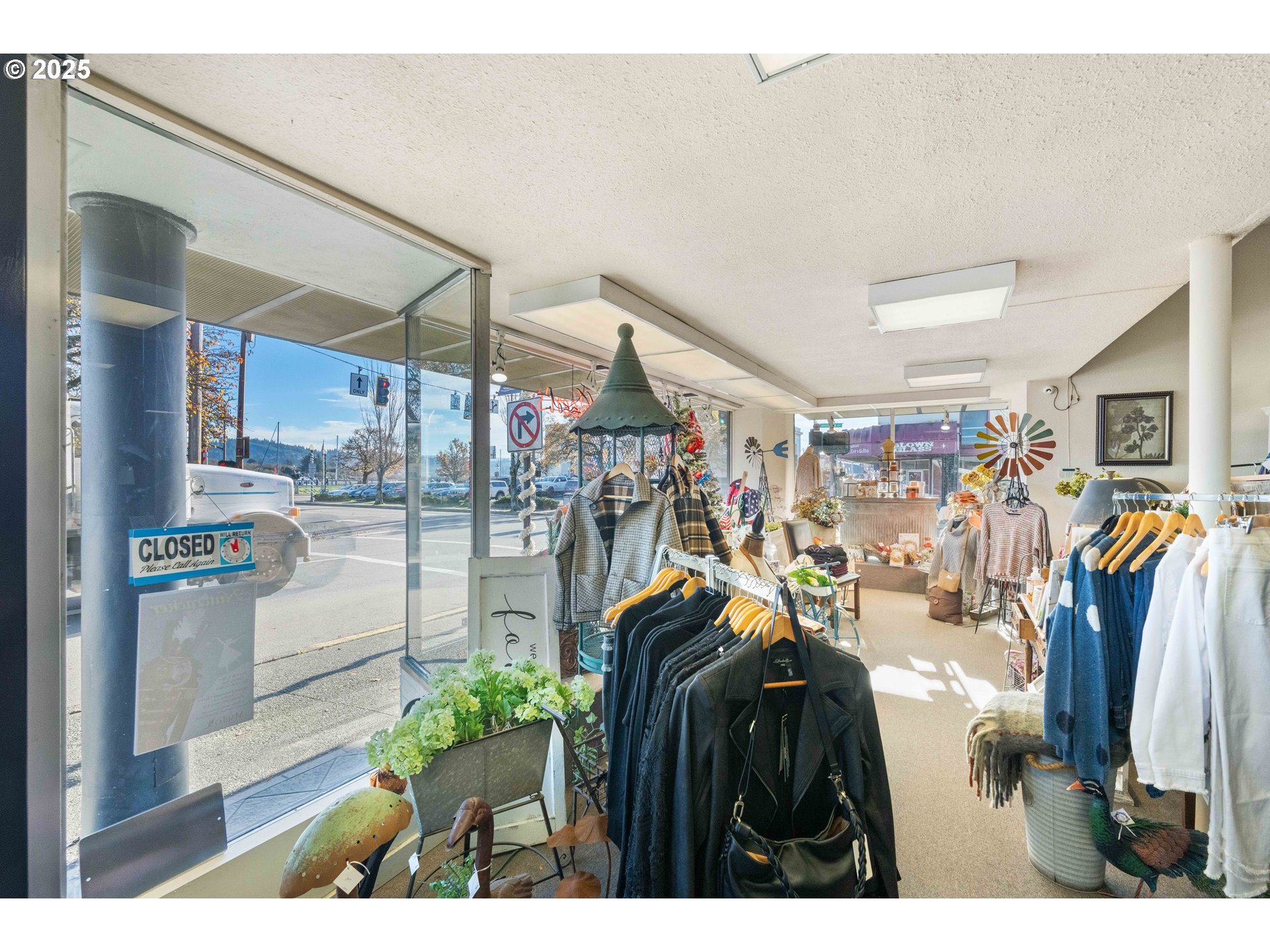 171 S Broadway St Property Photo 20