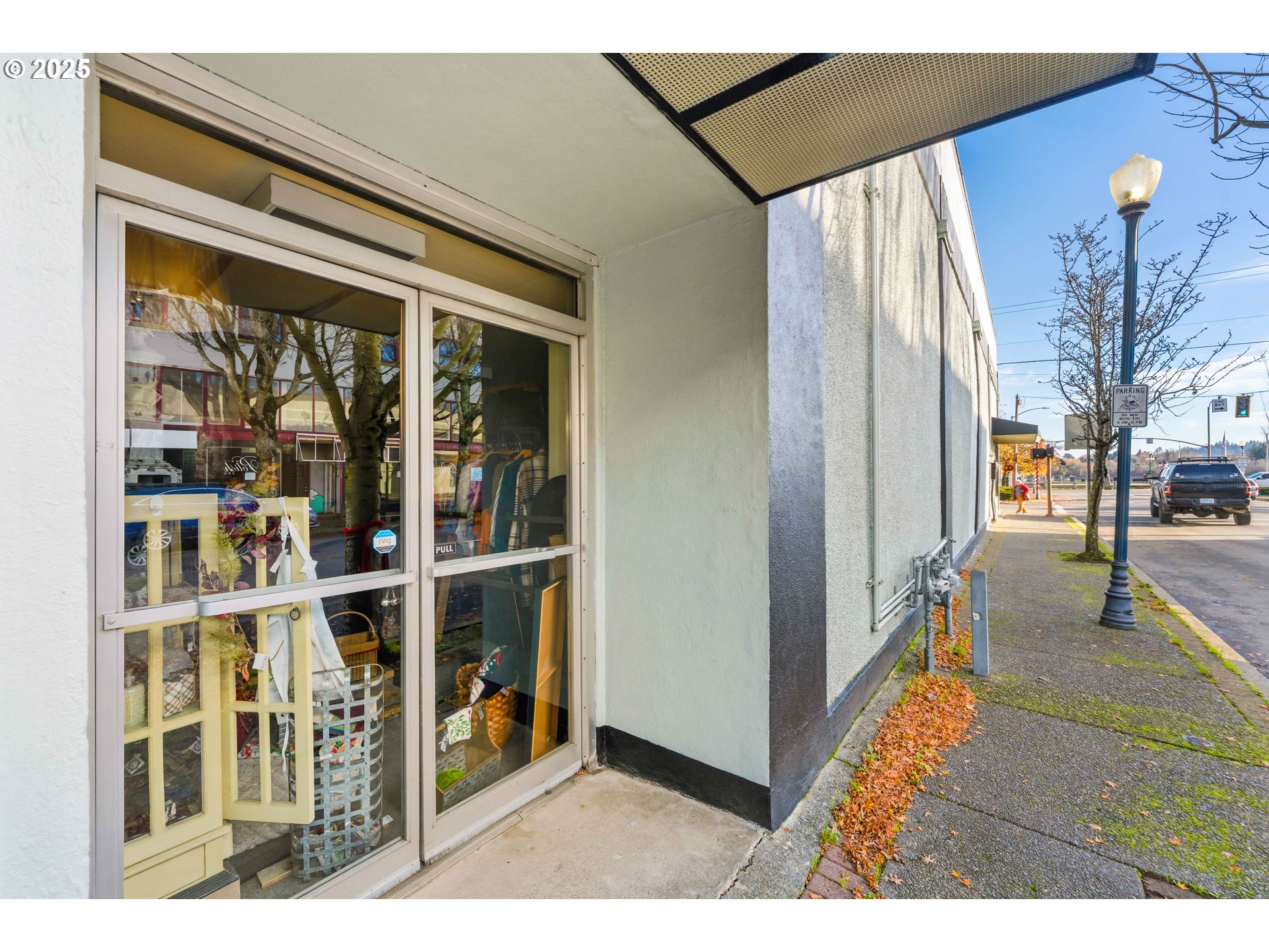 171 S Broadway St Property Photo 22