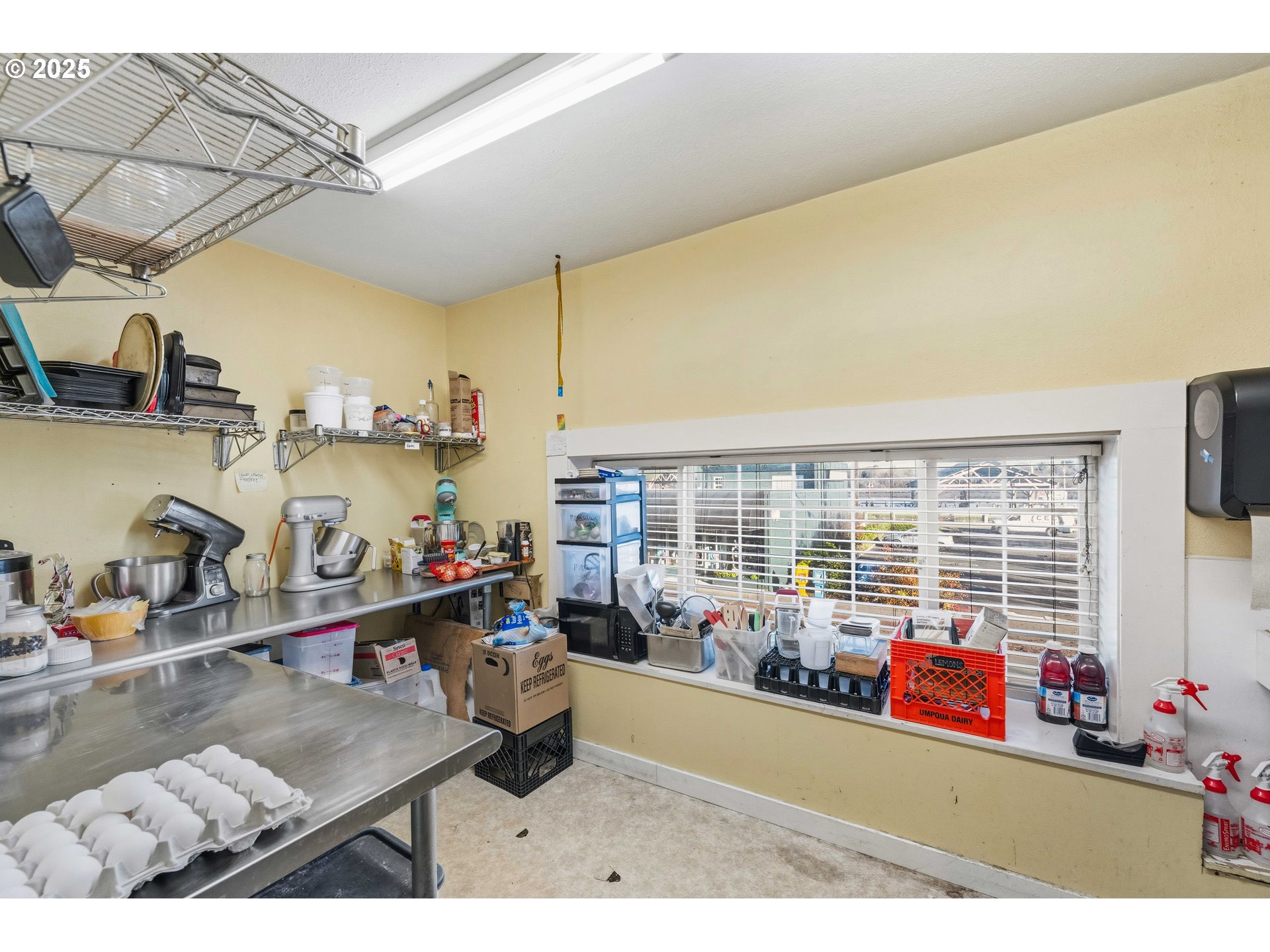 171 S Broadway St Property Photo 26