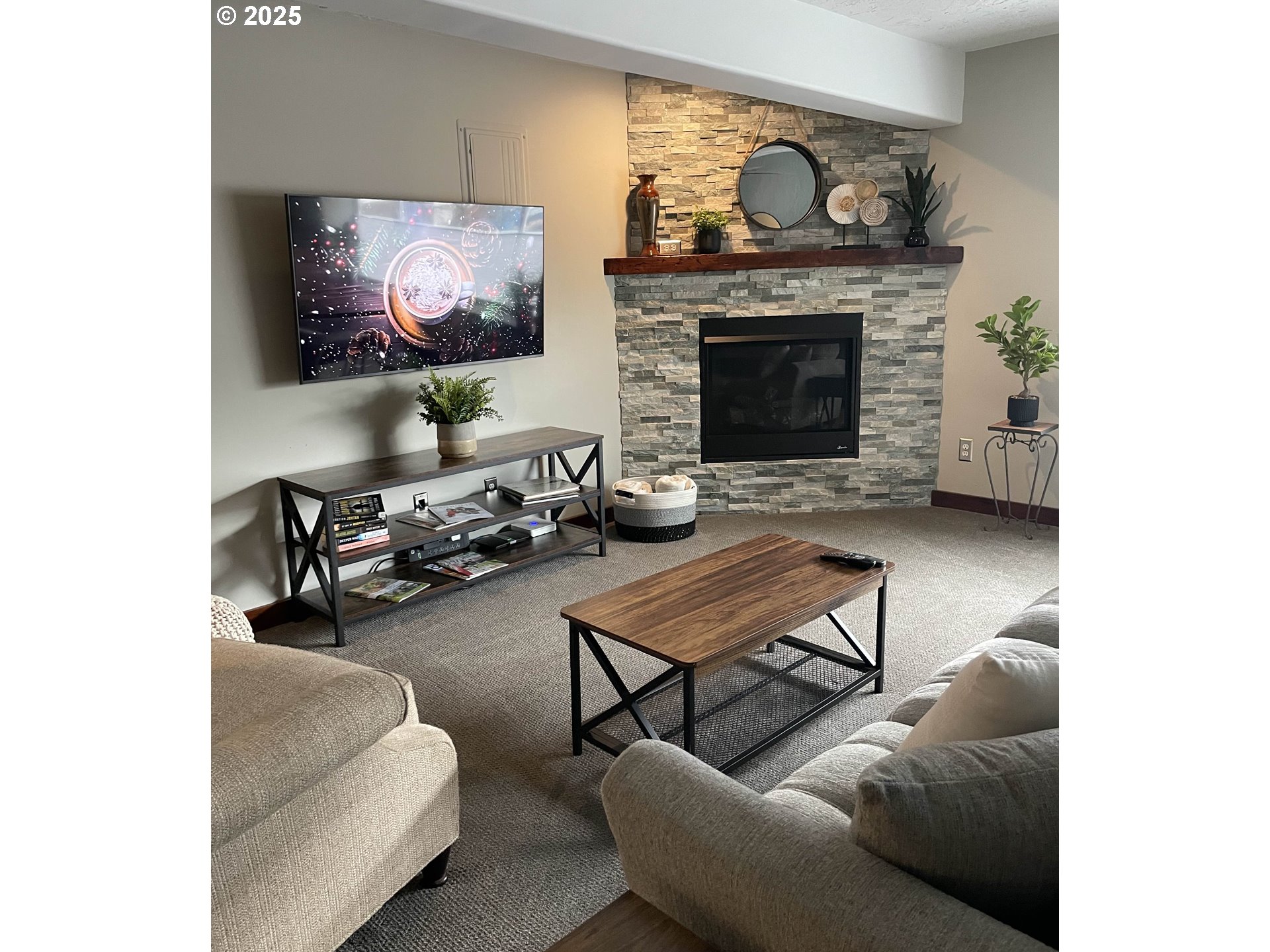 171 S Broadway St Property Photo 30