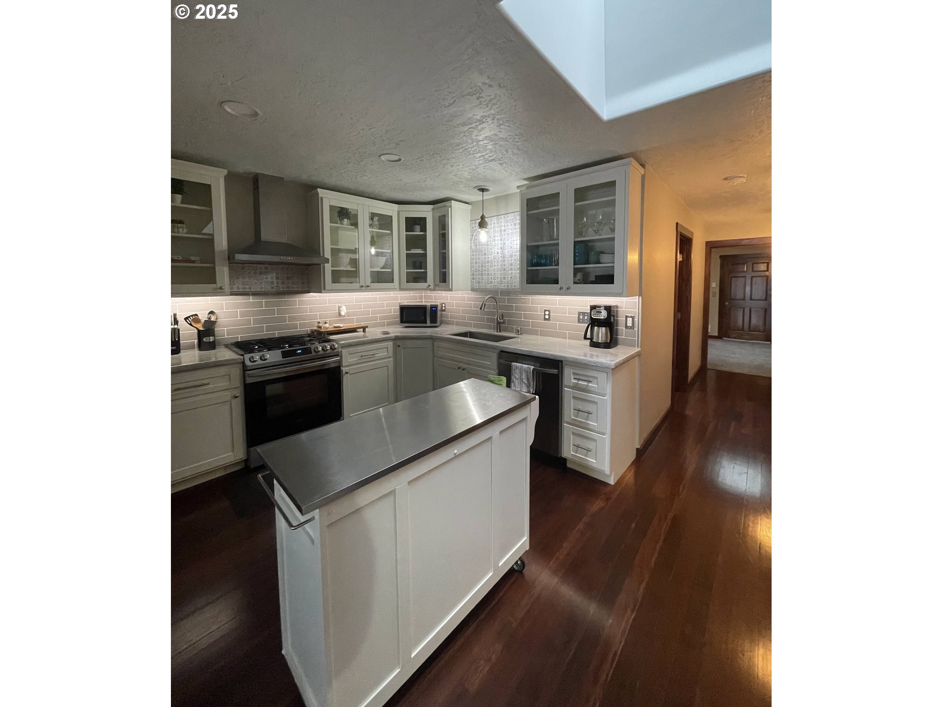 171 S Broadway St Property Photo 32