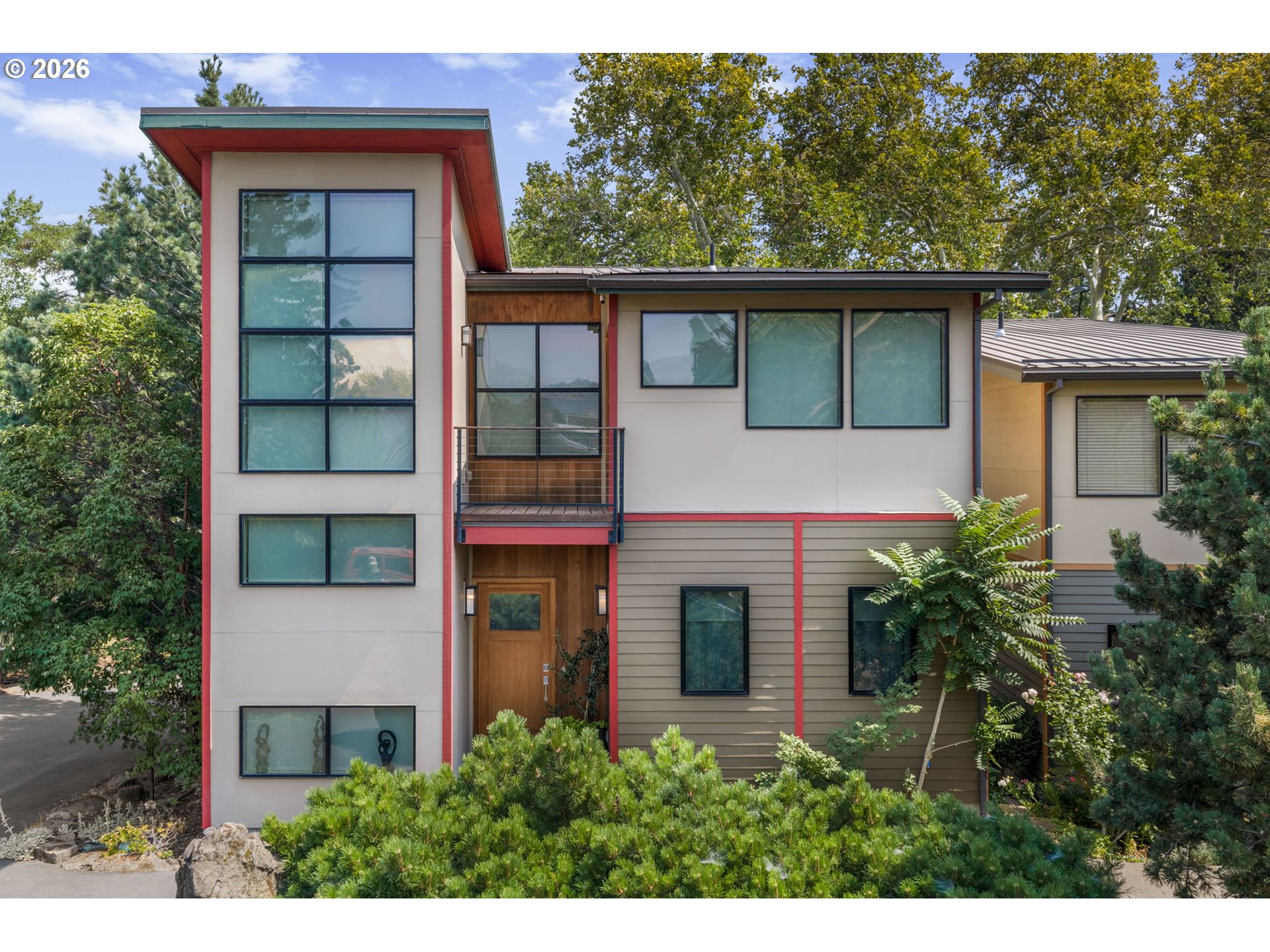 701 CREEK VIEW LN