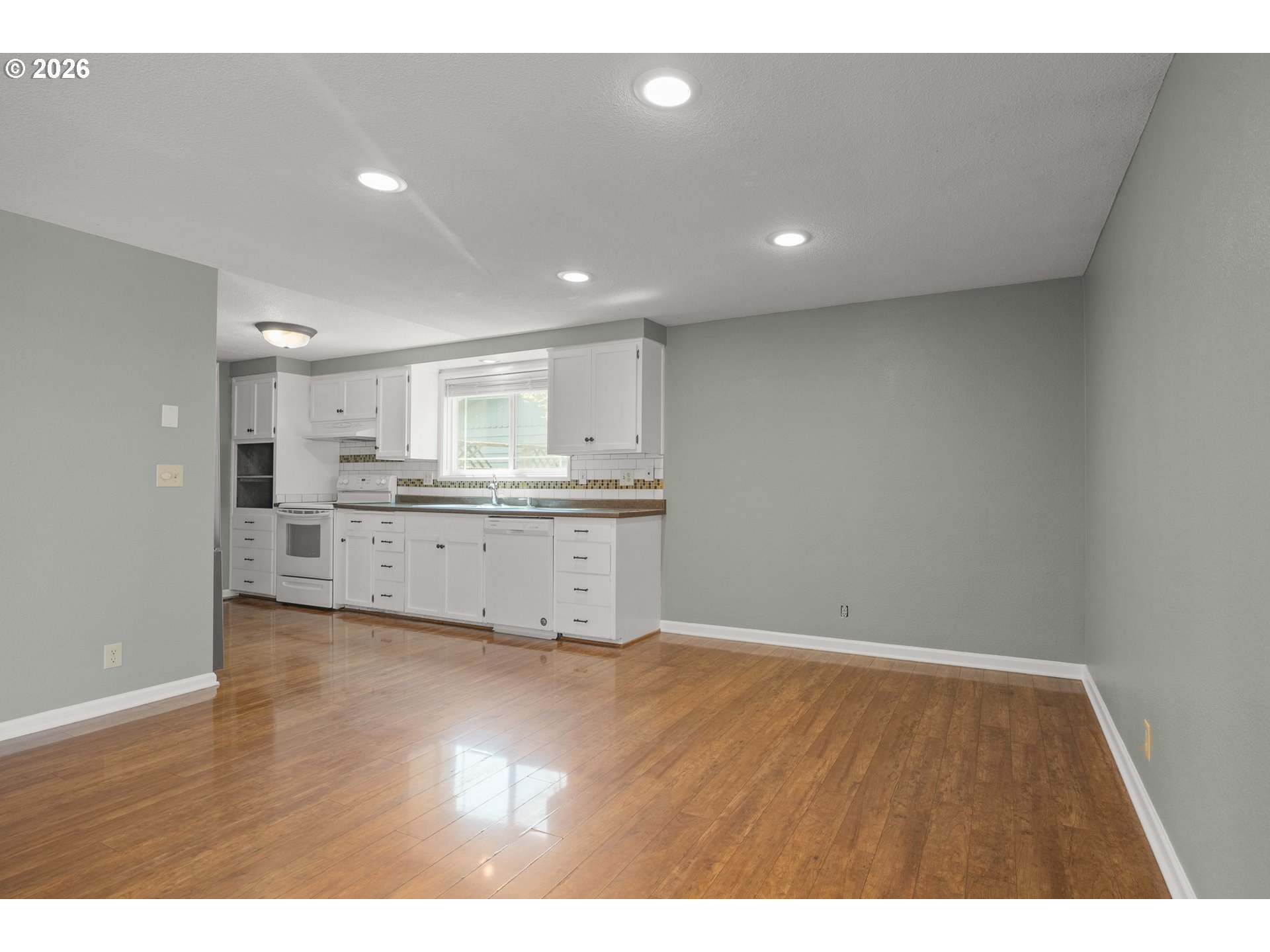 2545 Elysium Ave Property Photo 8