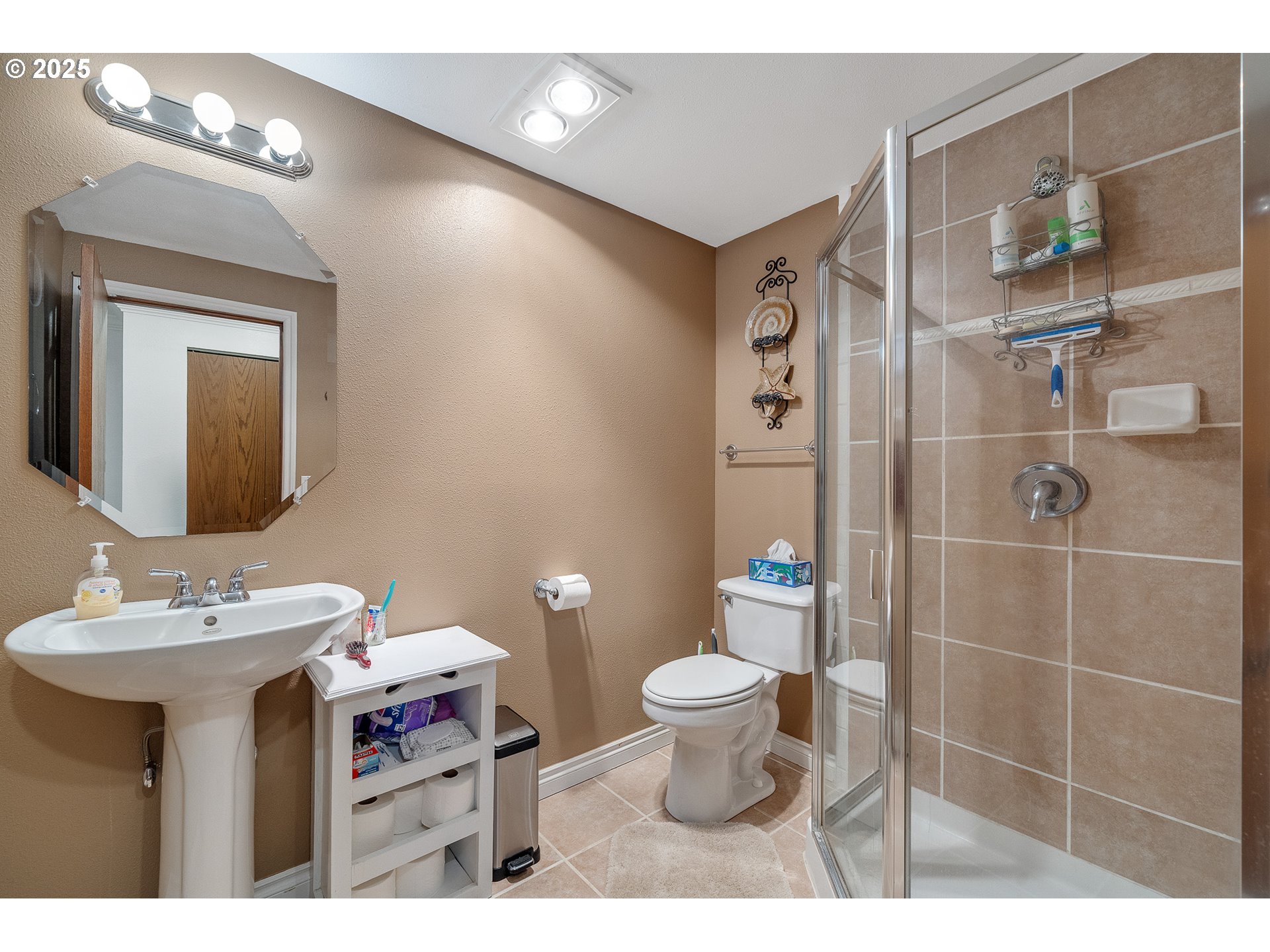 9065 Trask River Rd Property Photo 8