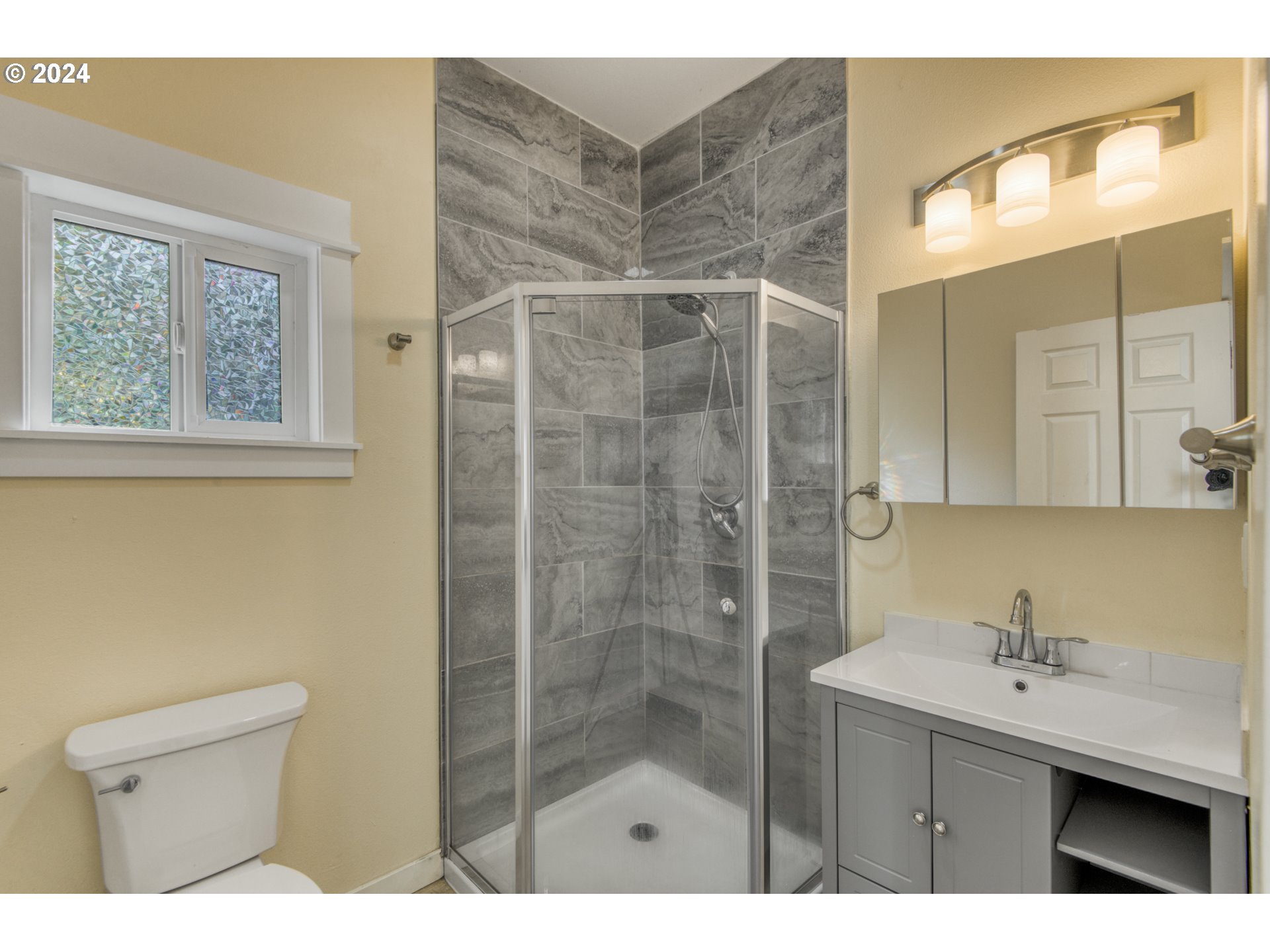 428 Se 30th Pl Property Photo 12