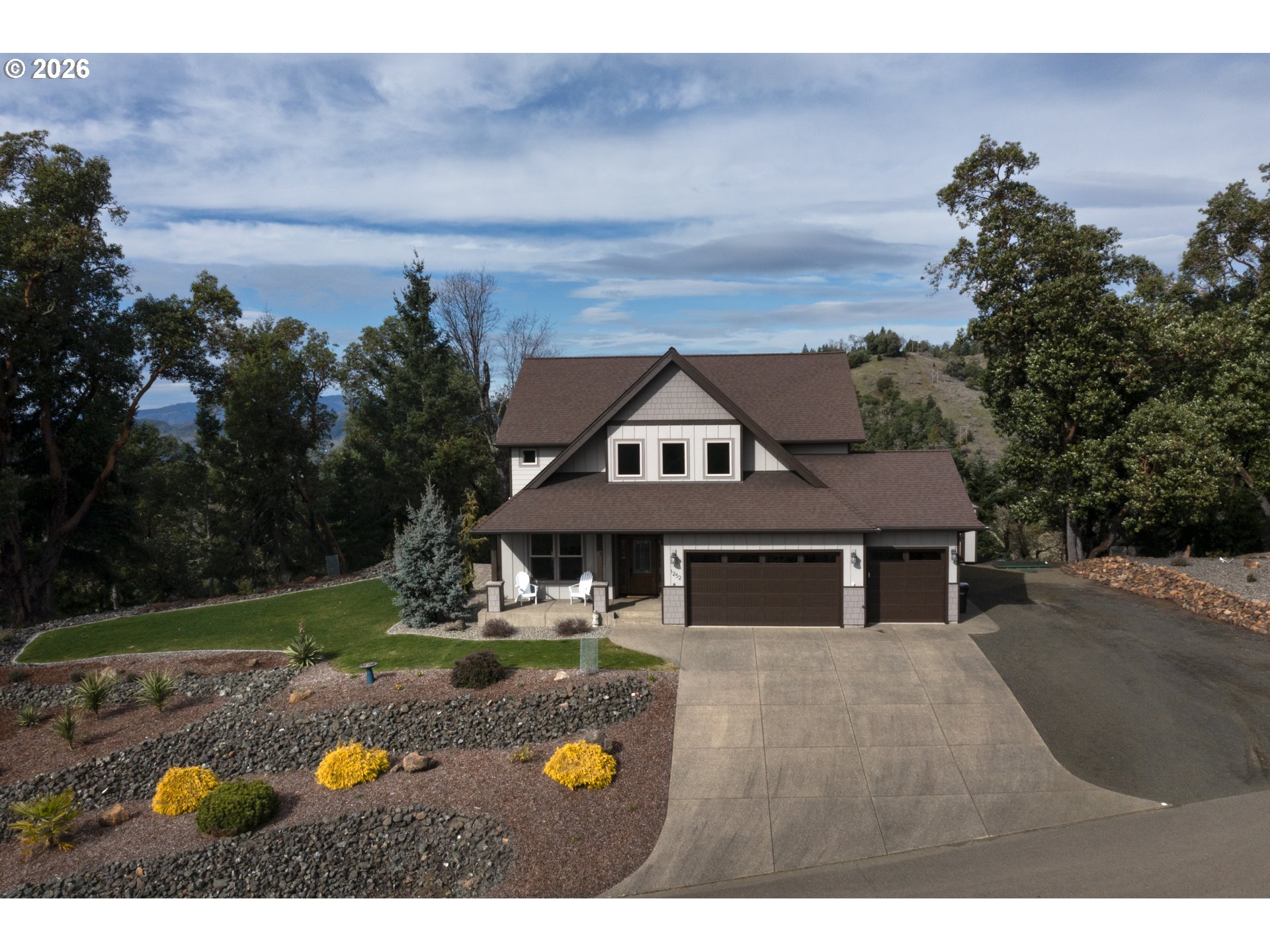 1252 Southridge Way Property Photo 1