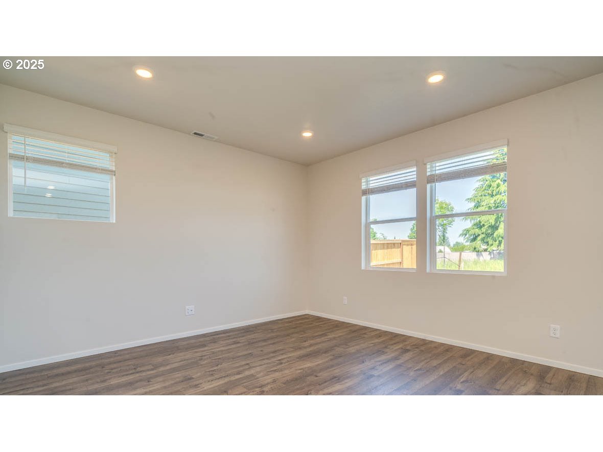459 Pietro St Property Photo 6
