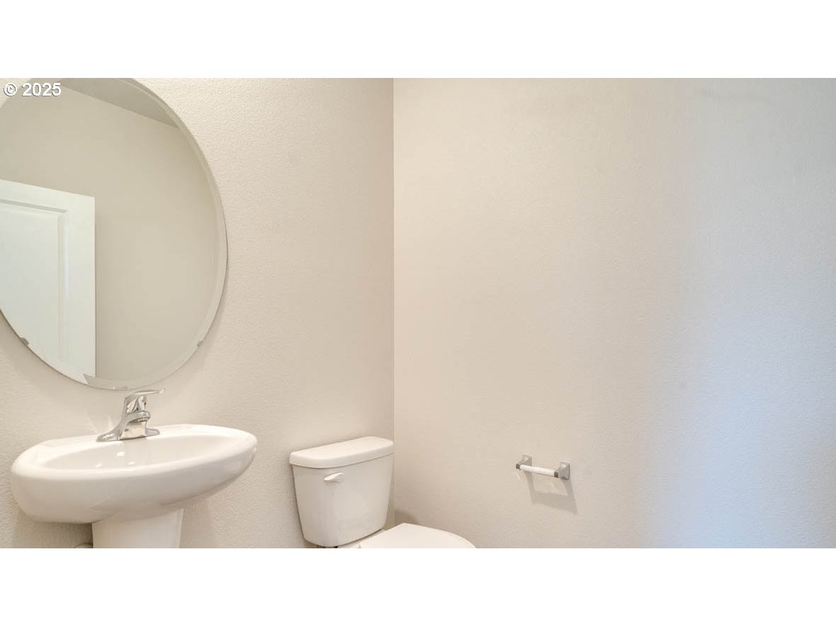 459 Pietro St Property Photo 9