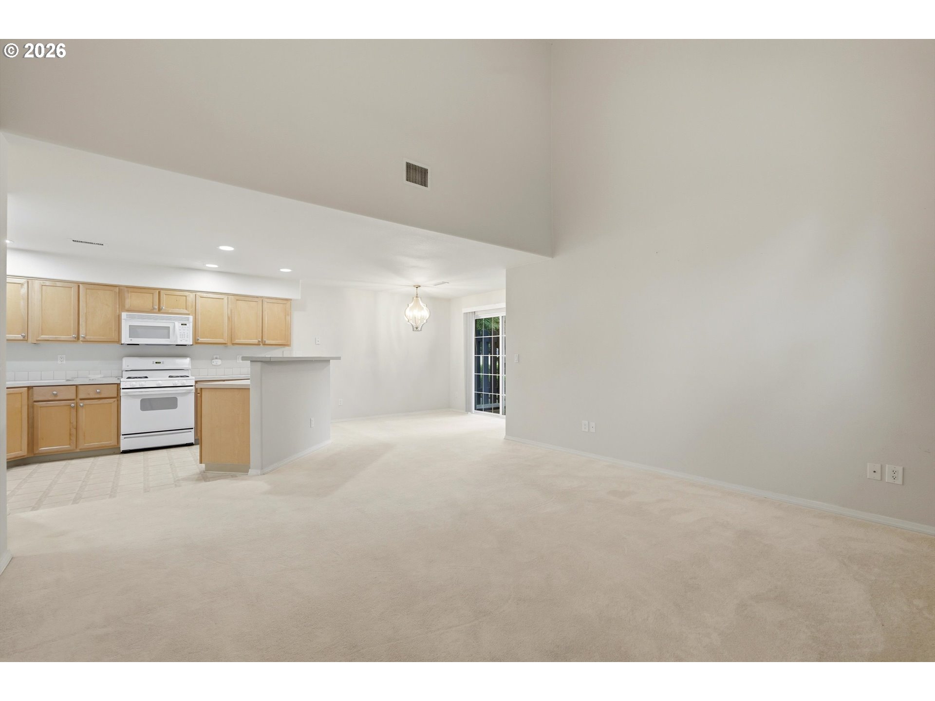 17200 Se 26th Dr E19 Property Photo 8