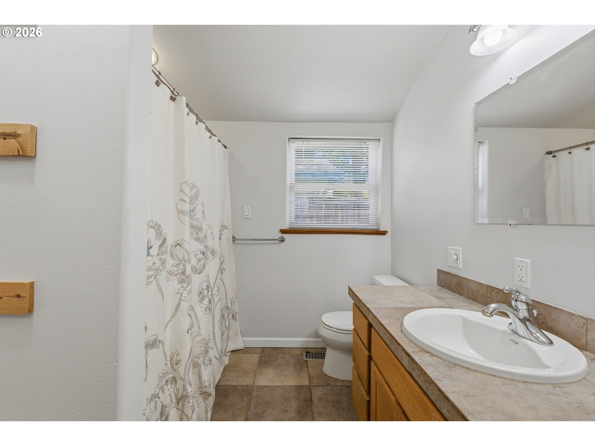 1002 Jq Adams St Property Photo 15